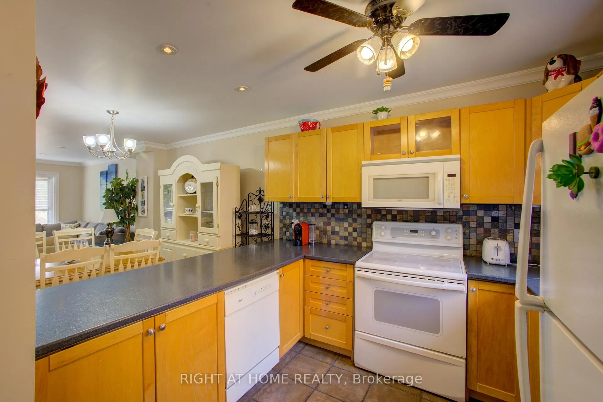 Photo 9 of Unit 17, 39 28th Street S, Wasaga Beach — HOMEH