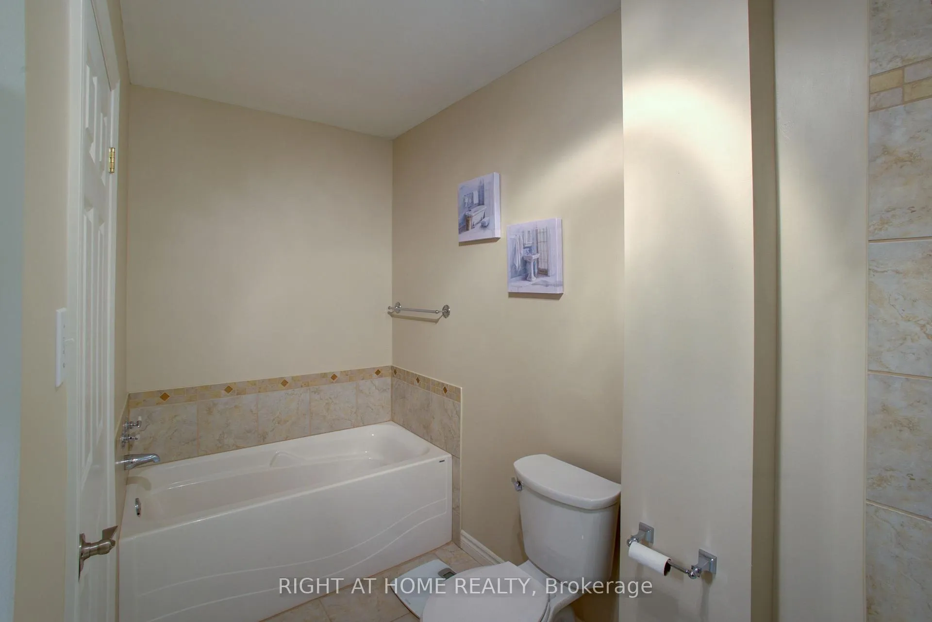 Photo 32 of Unit 17, 39 28th Street S, Wasaga Beach — HOMEH