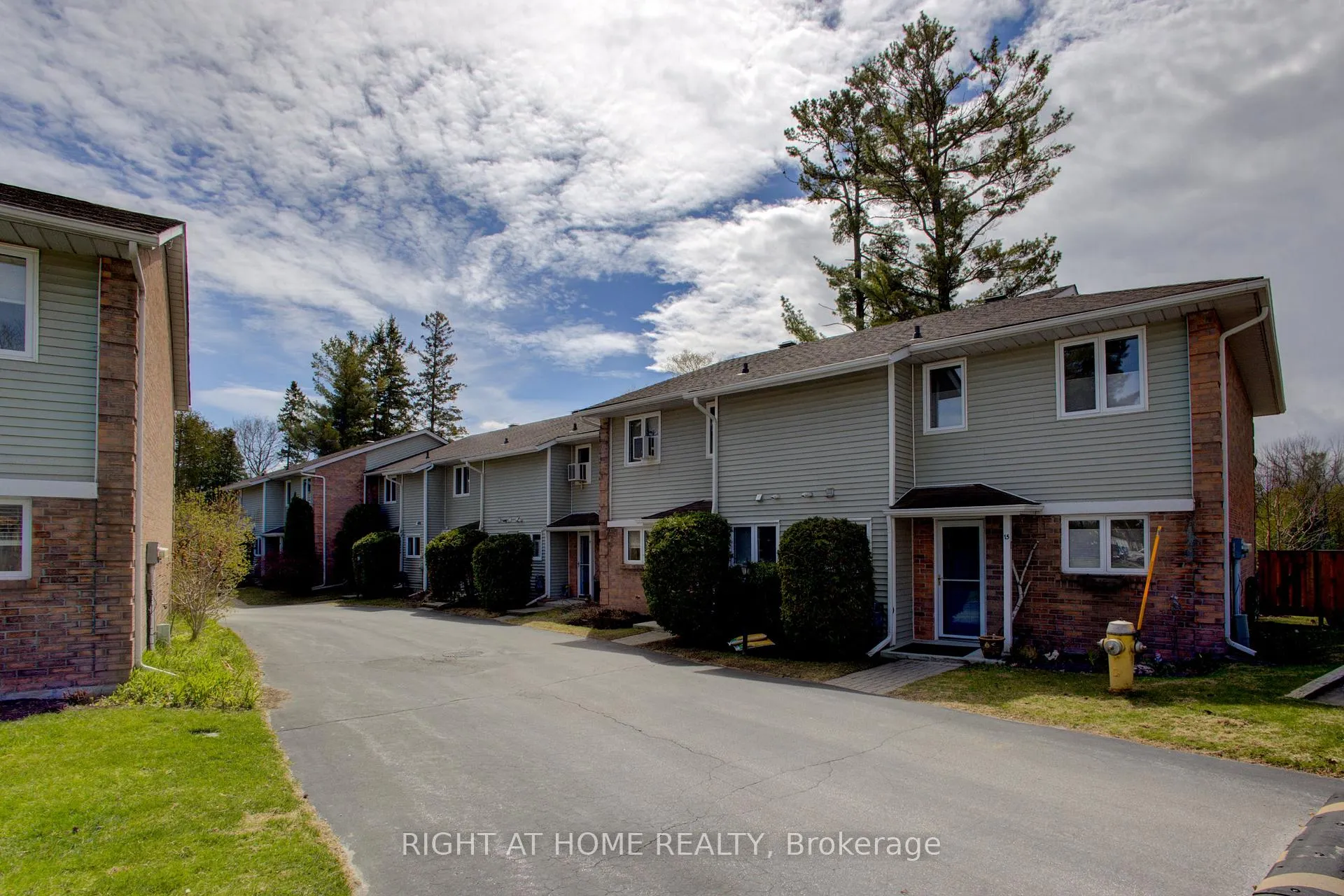 Photo 35 of Unit 17, 39 28th Street S, Wasaga Beach — HOMEH