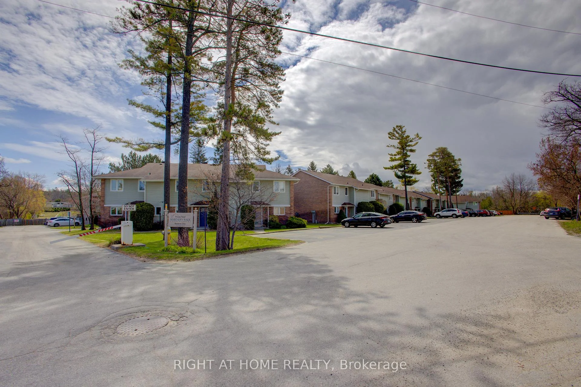 Photo 38 of Unit 17, 39 28th Street S, Wasaga Beach — HOMEH