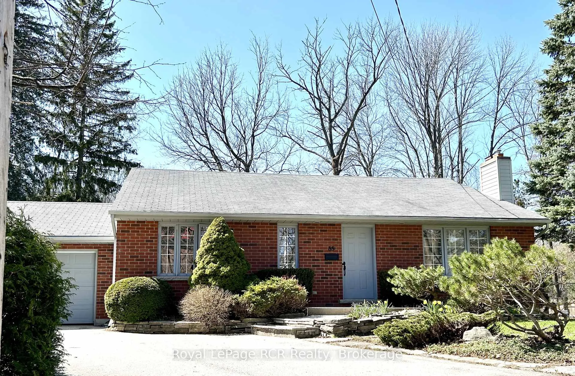 Photo 3 of 35 5th Street E, Owen Sound — HOMEH