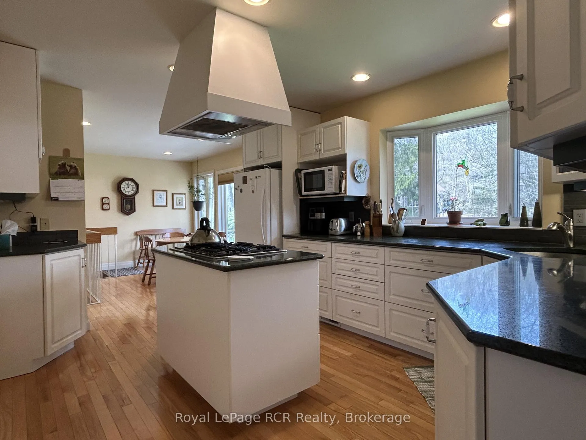 Photo 8 of 35 5th Street E, Owen Sound — HOMEH