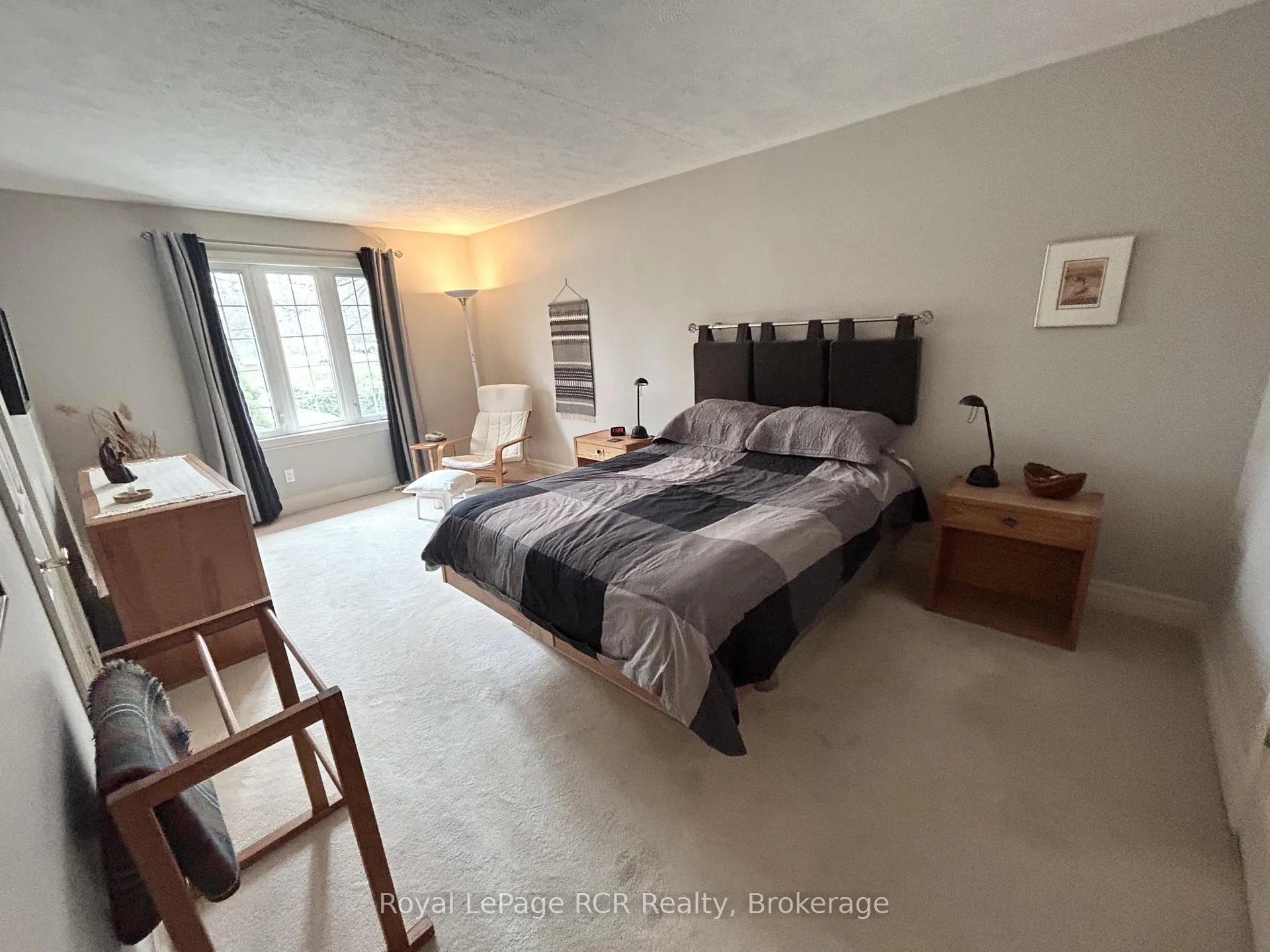 Photo 11 of 35 5th Street E, Owen Sound — HOMEH