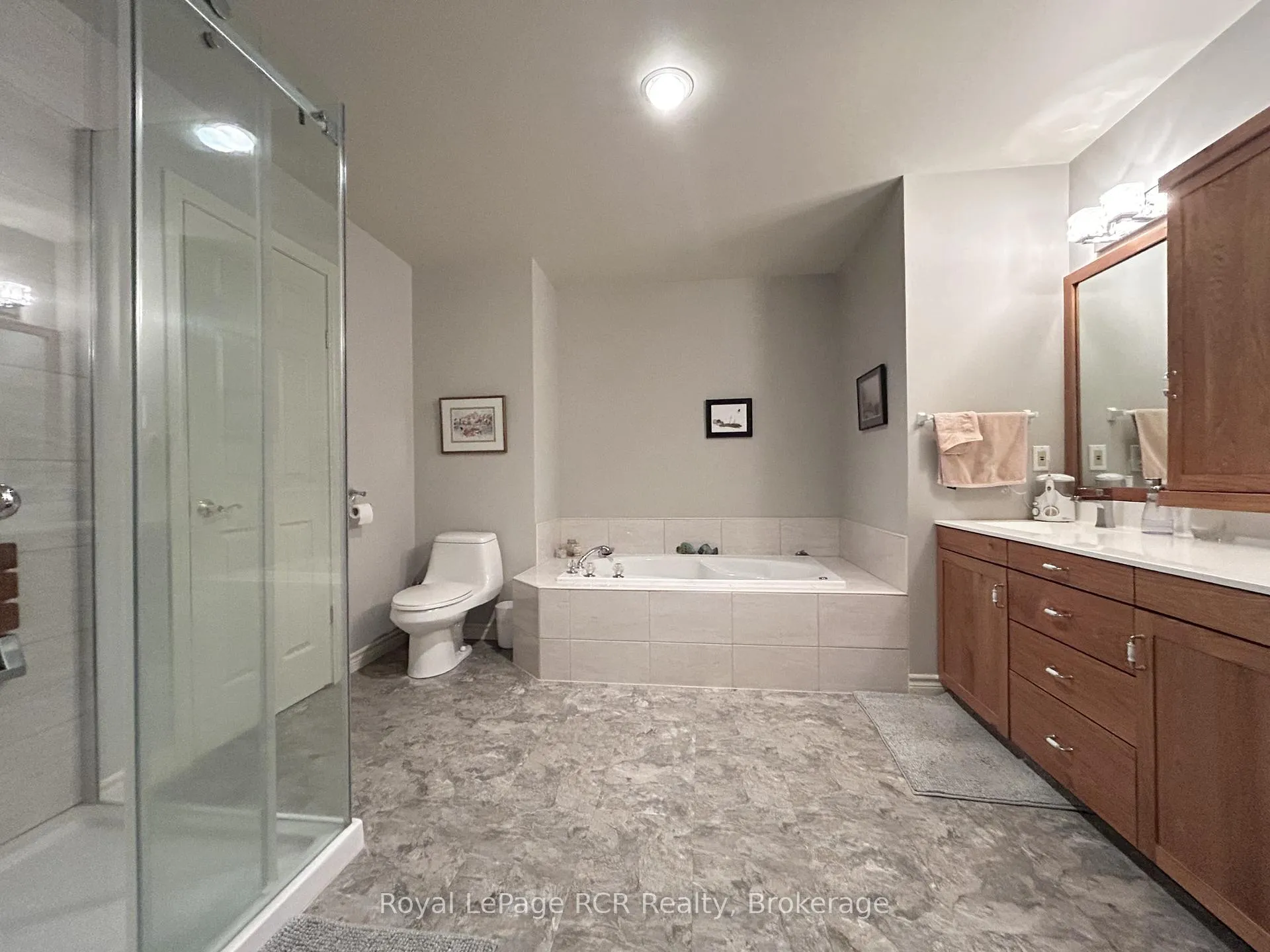 Photo 13 of 35 5th Street E, Owen Sound — HOMEH