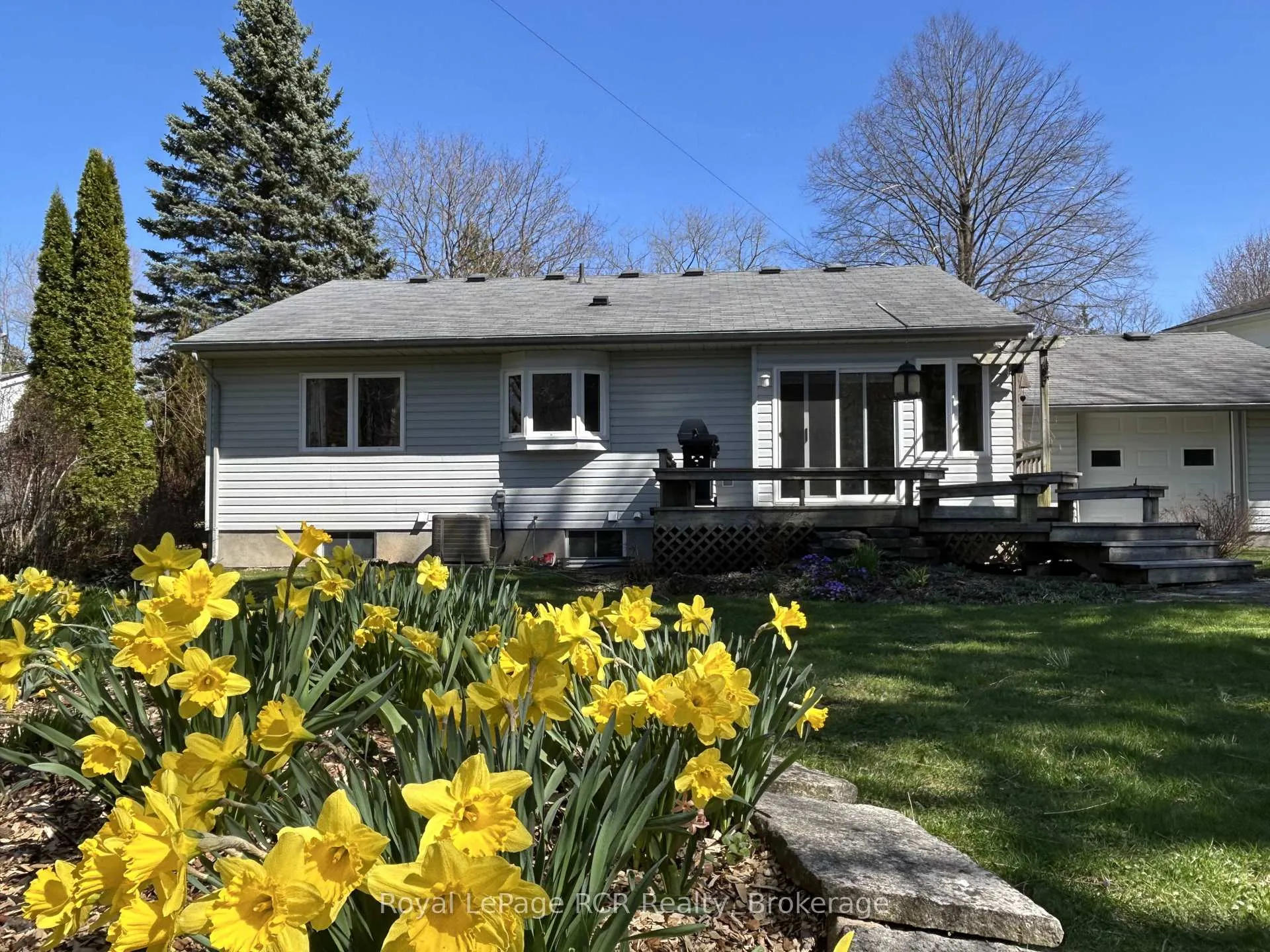 Photo 23 of 35 5th Street E, Owen Sound — HOMEH