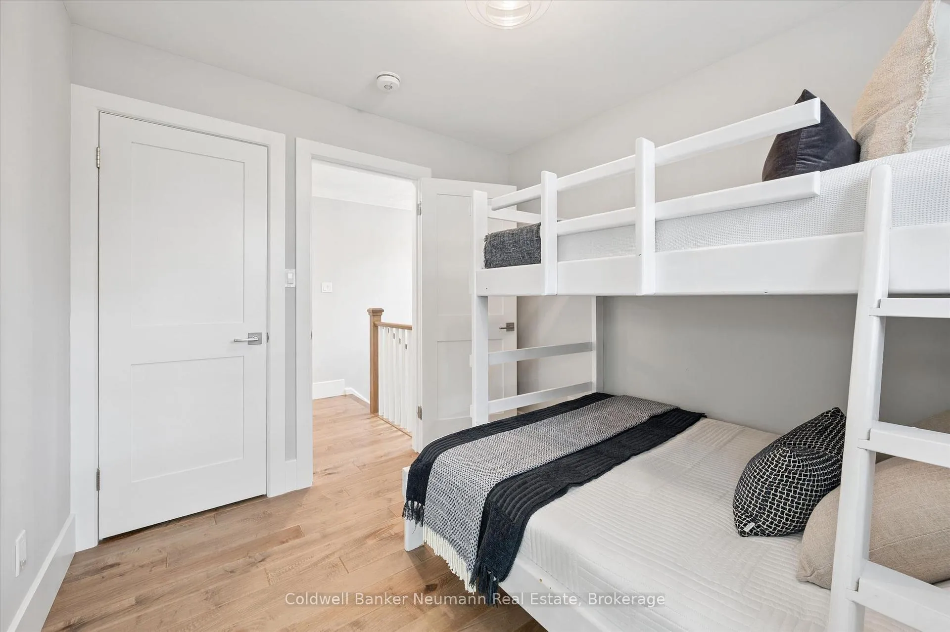 Photo 24 of 37 Parkholm Avenue, Guelph, St. George's — HOMEH