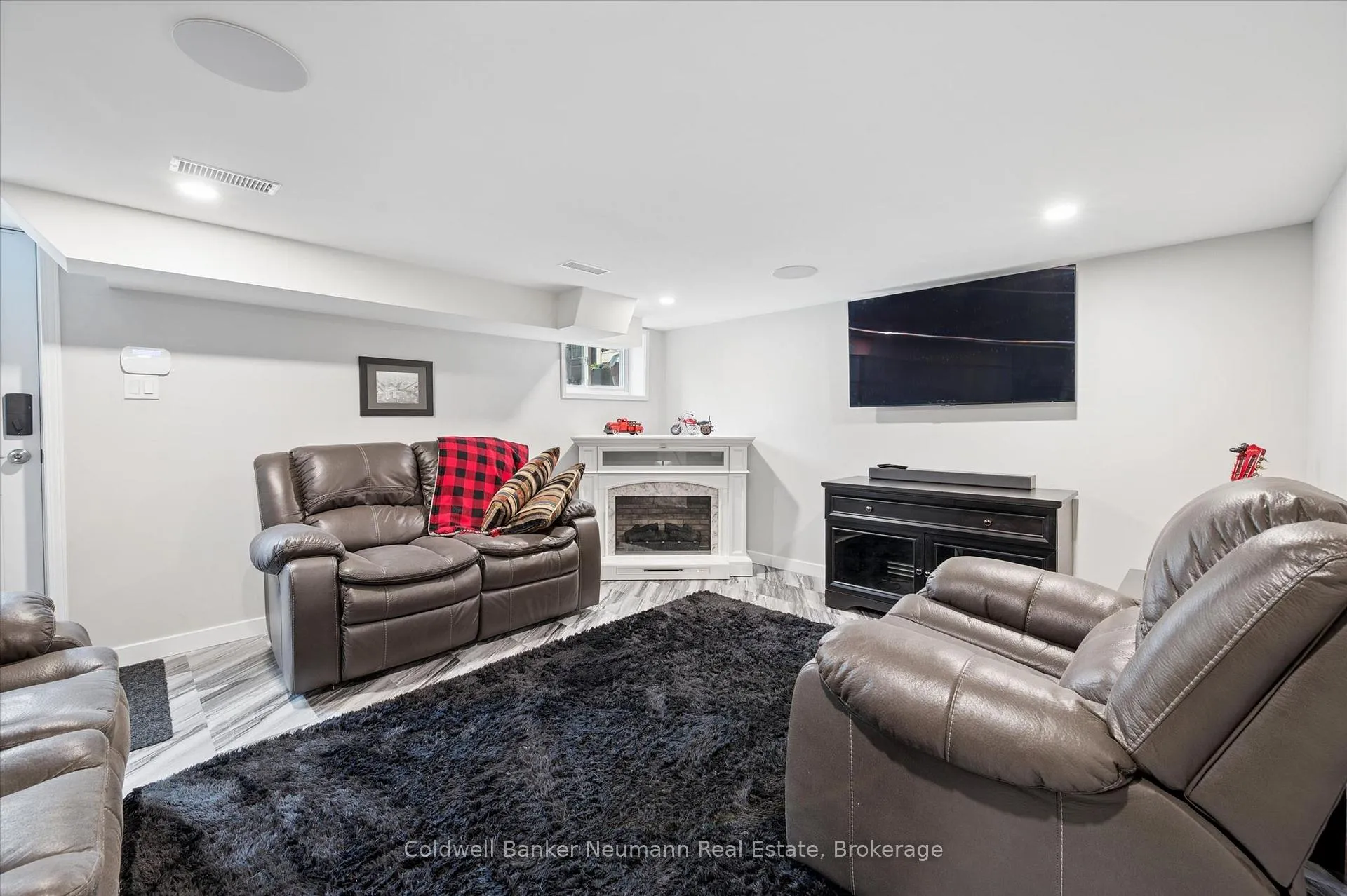Photo 32 of 37 Parkholm Avenue, Guelph, St. George's — HOMEH
