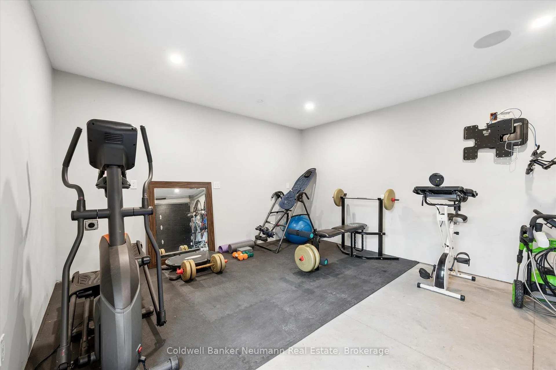 Photo 38 of 37 Parkholm Avenue, Guelph, St. George's — HOMEH