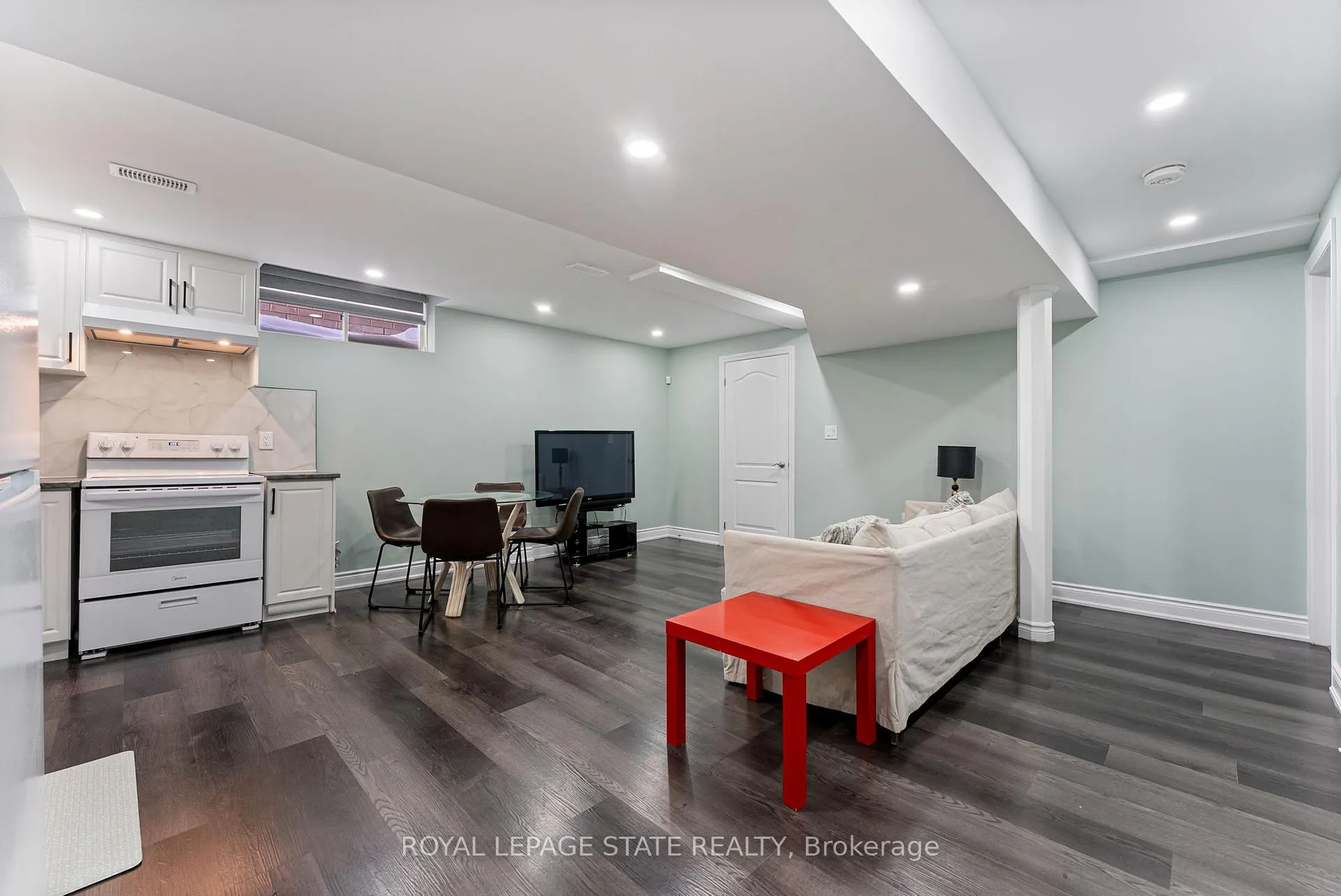 Photo 3 of Unit Lower, 183 Rockledge Drive, Hamilton, Rural Glanbrook — HOMEH