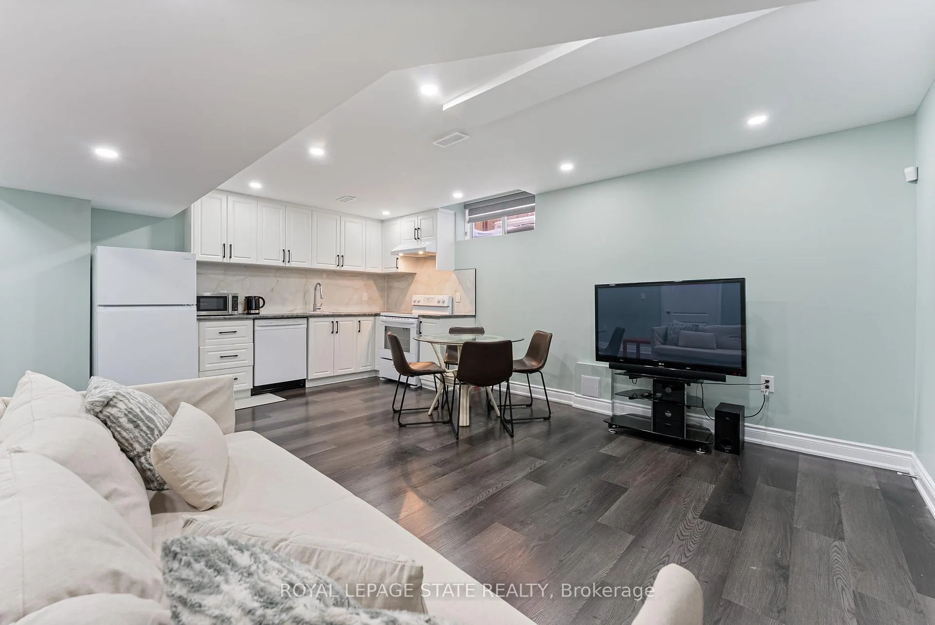 Photo 9 of Unit Lower, 183 Rockledge Drive, Hamilton, Rural Glanbrook — HOMEH
