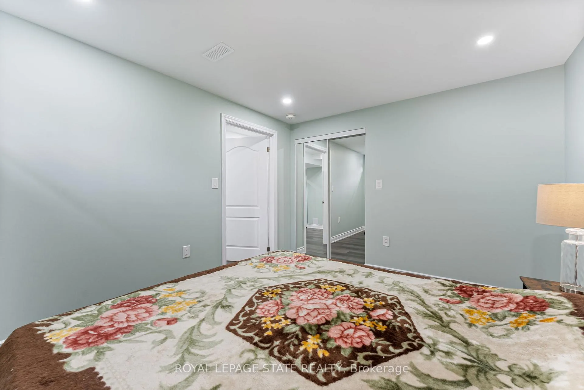 Photo 12 of Unit Lower, 183 Rockledge Drive, Hamilton, Rural Glanbrook — HOMEH