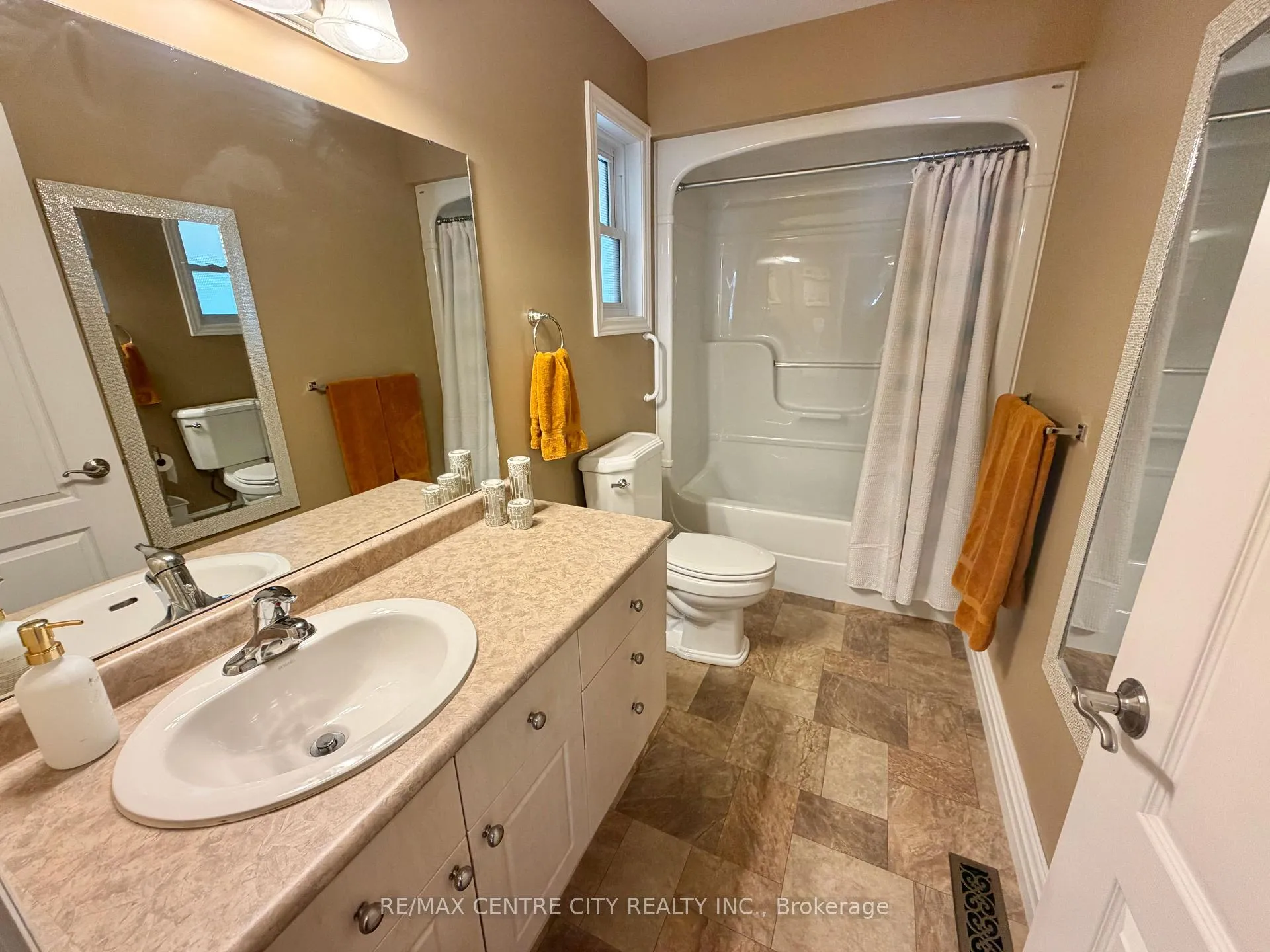 Photo 27 of 18 Redtail Court, St. Thomas — HOMEH