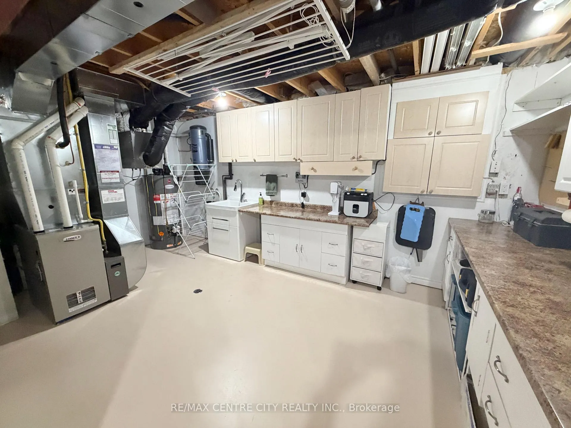 Photo 39 of 18 Redtail Court, St. Thomas — HOMEH
