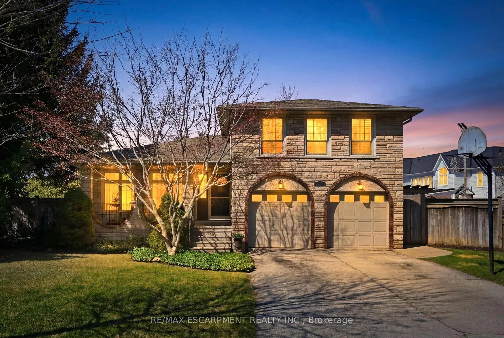 Photo 1 of 248 Applevale Court, Burlington, Shoreacres — HOMEH