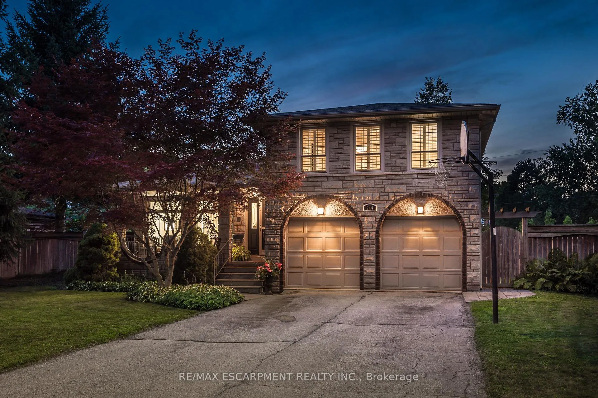 Photo 3 of 248 Applevale Court, Burlington, Shoreacres — HOMEH