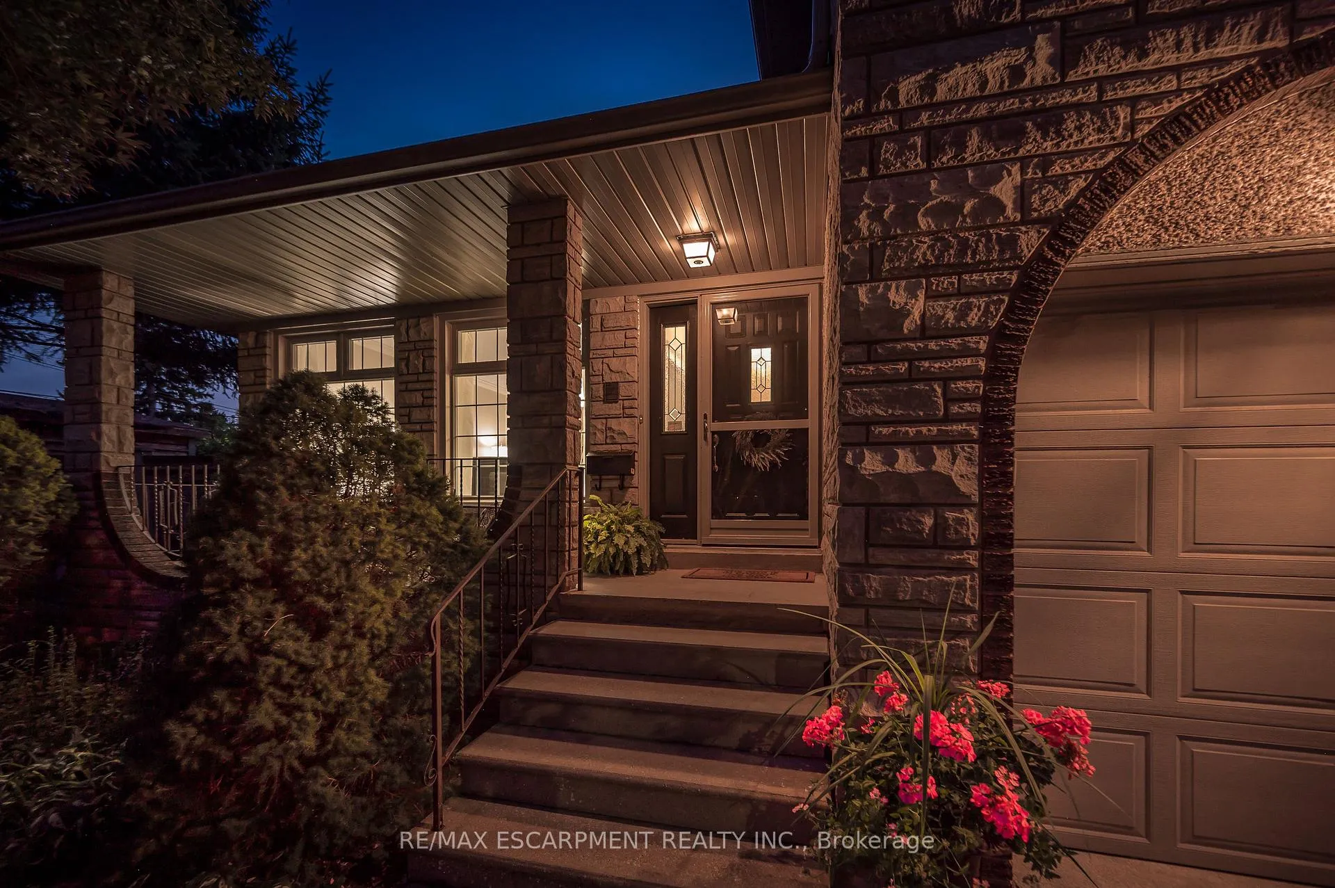 Photo 4 of 248 Applevale Court, Burlington, Shoreacres — HOMEH