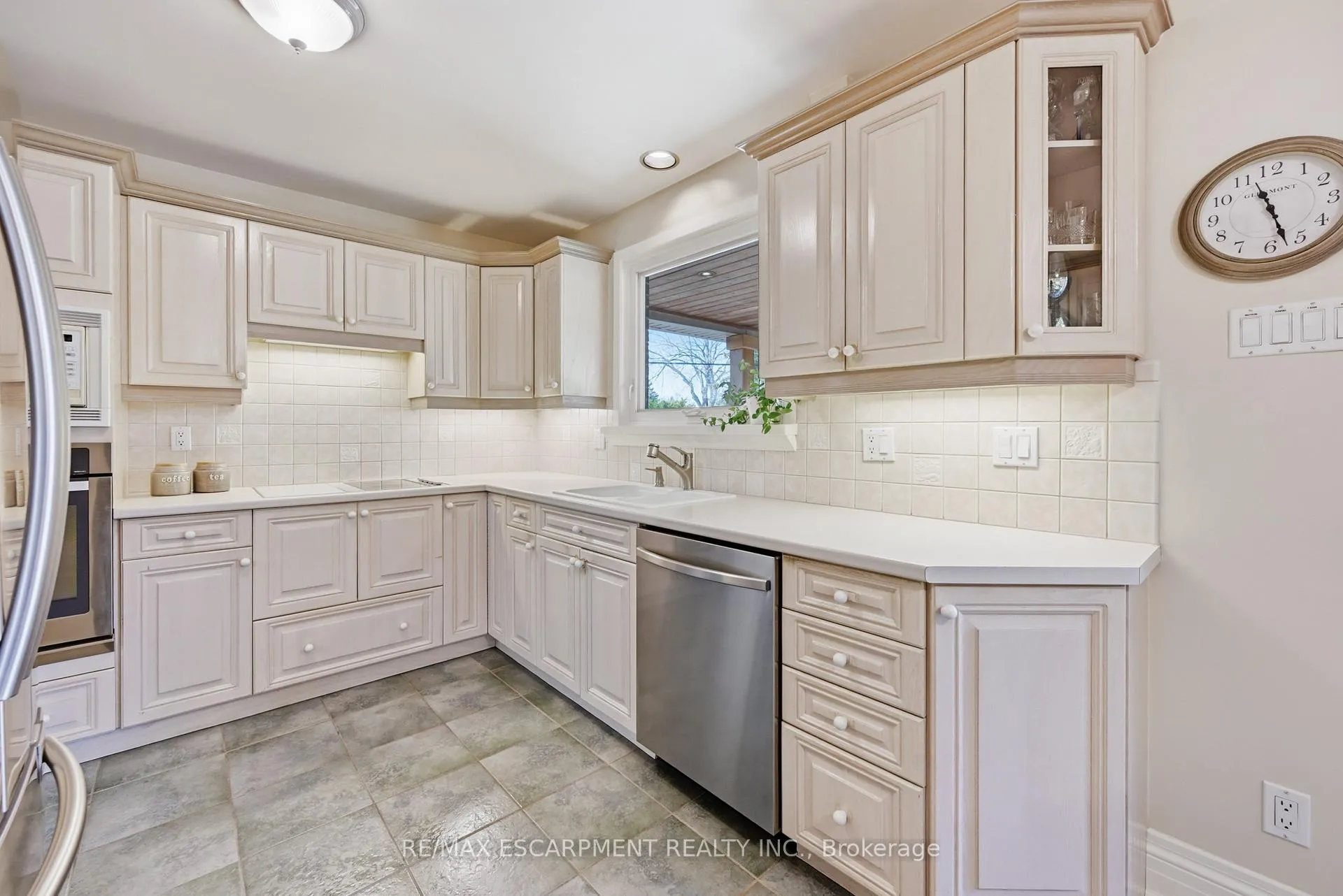 Photo 12 of 248 Applevale Court, Burlington, Shoreacres — HOMEH