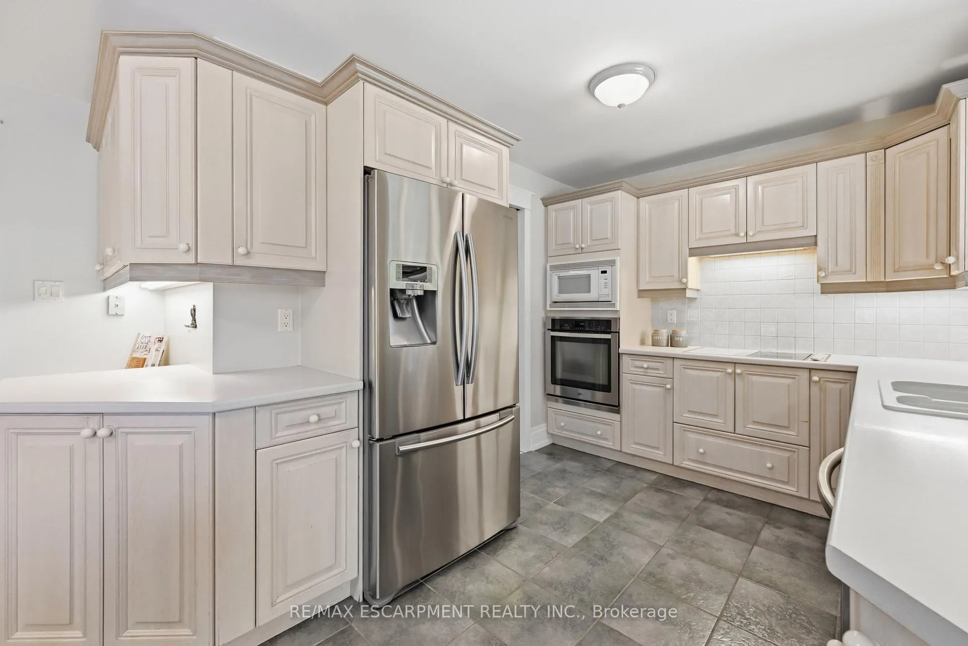 Photo 13 of 248 Applevale Court, Burlington, Shoreacres — HOMEH