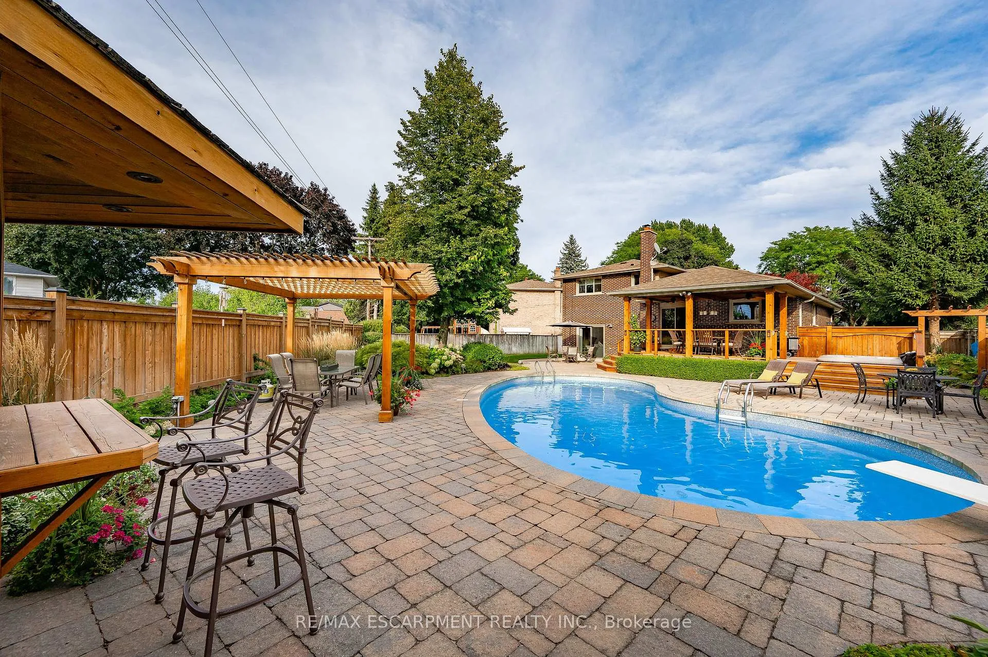 Photo 35 of 248 Applevale Court, Burlington, Shoreacres — HOMEH