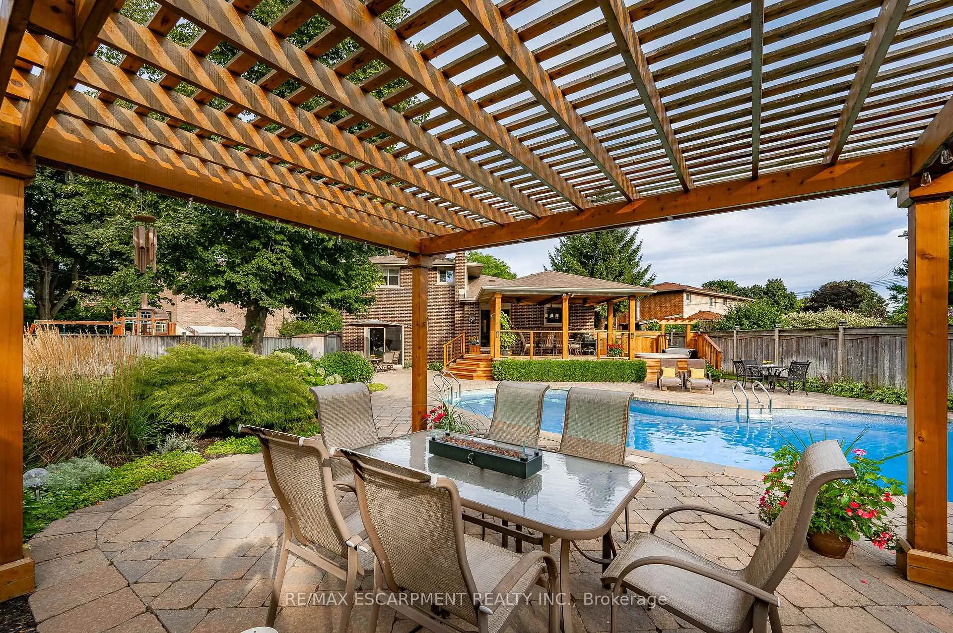 Photo 38 of 248 Applevale Court, Burlington, Shoreacres — HOMEH
