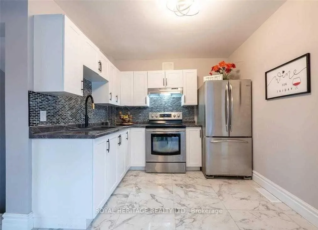 Photo 11 of 1165 Elm Avenue, Windsor — HOMEH