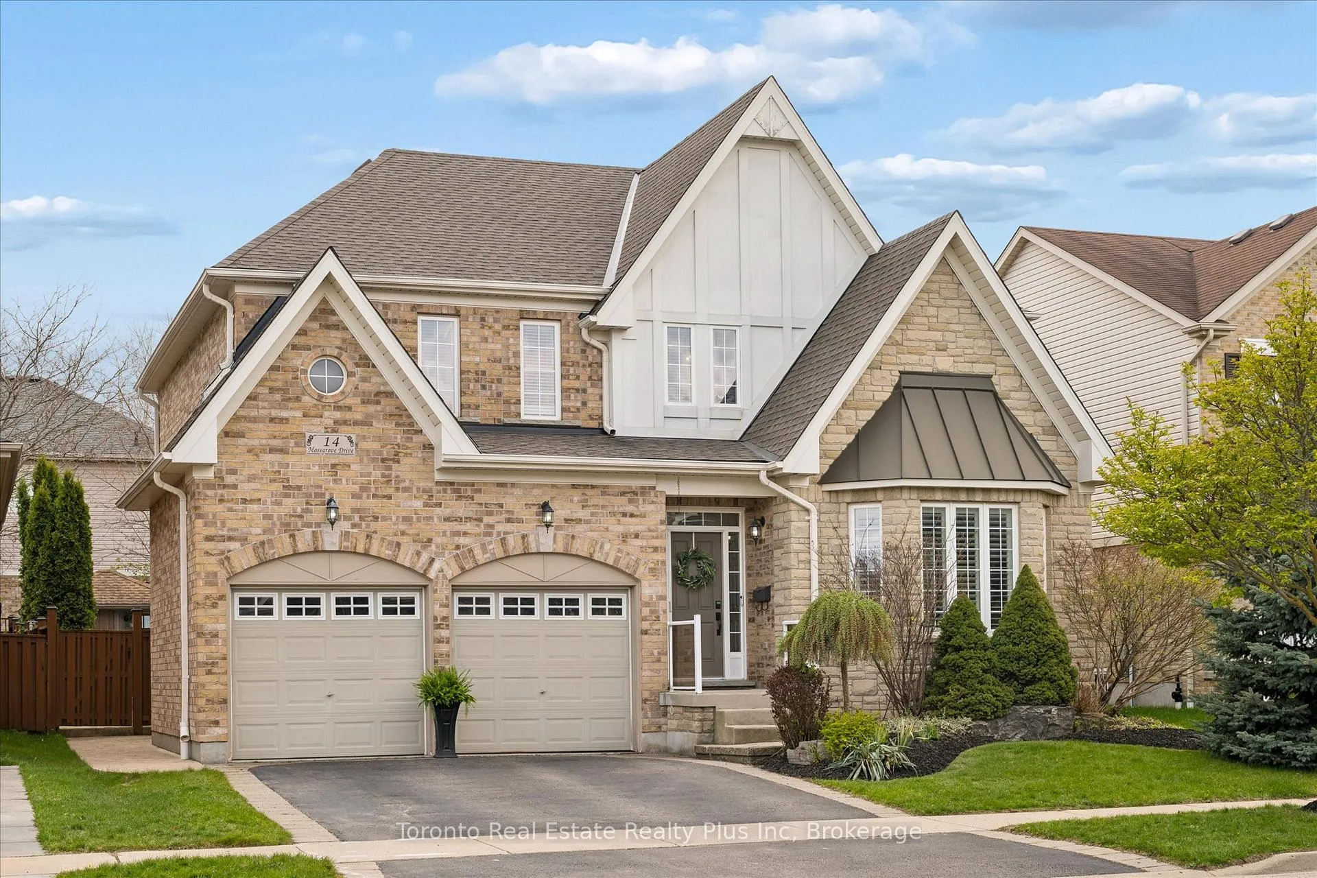Photo 1 of 14 Mossgrove Drive, Kitchener — HOMEH