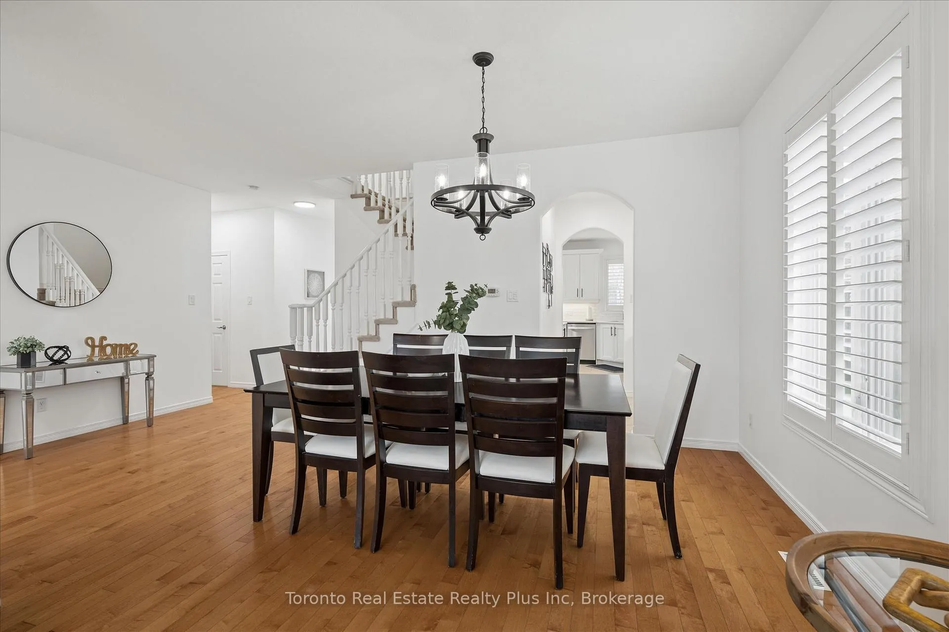 Photo 8 of 14 Mossgrove Drive, Kitchener — HOMEH
