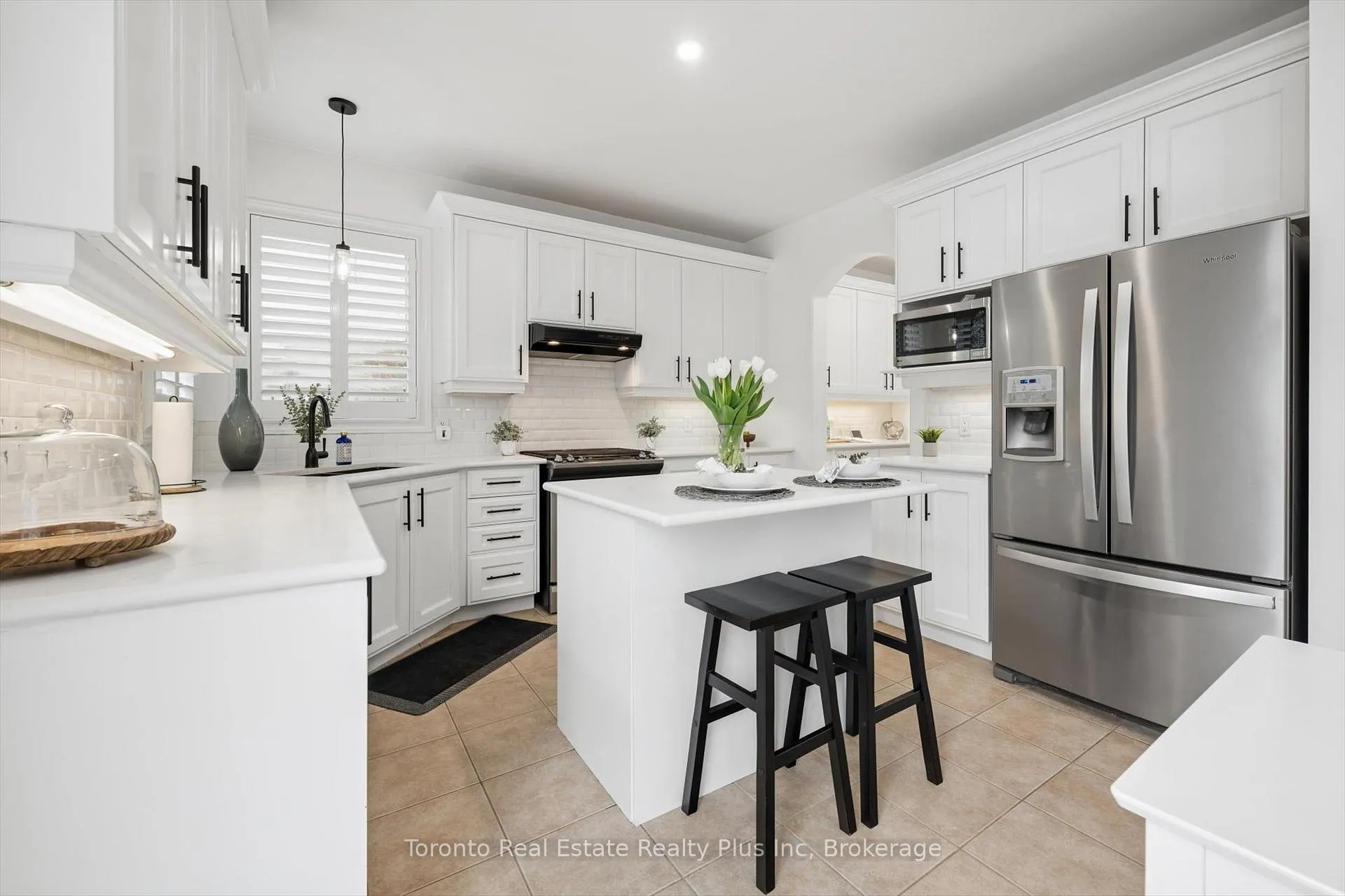 Photo 10 of 14 Mossgrove Drive, Kitchener — HOMEH