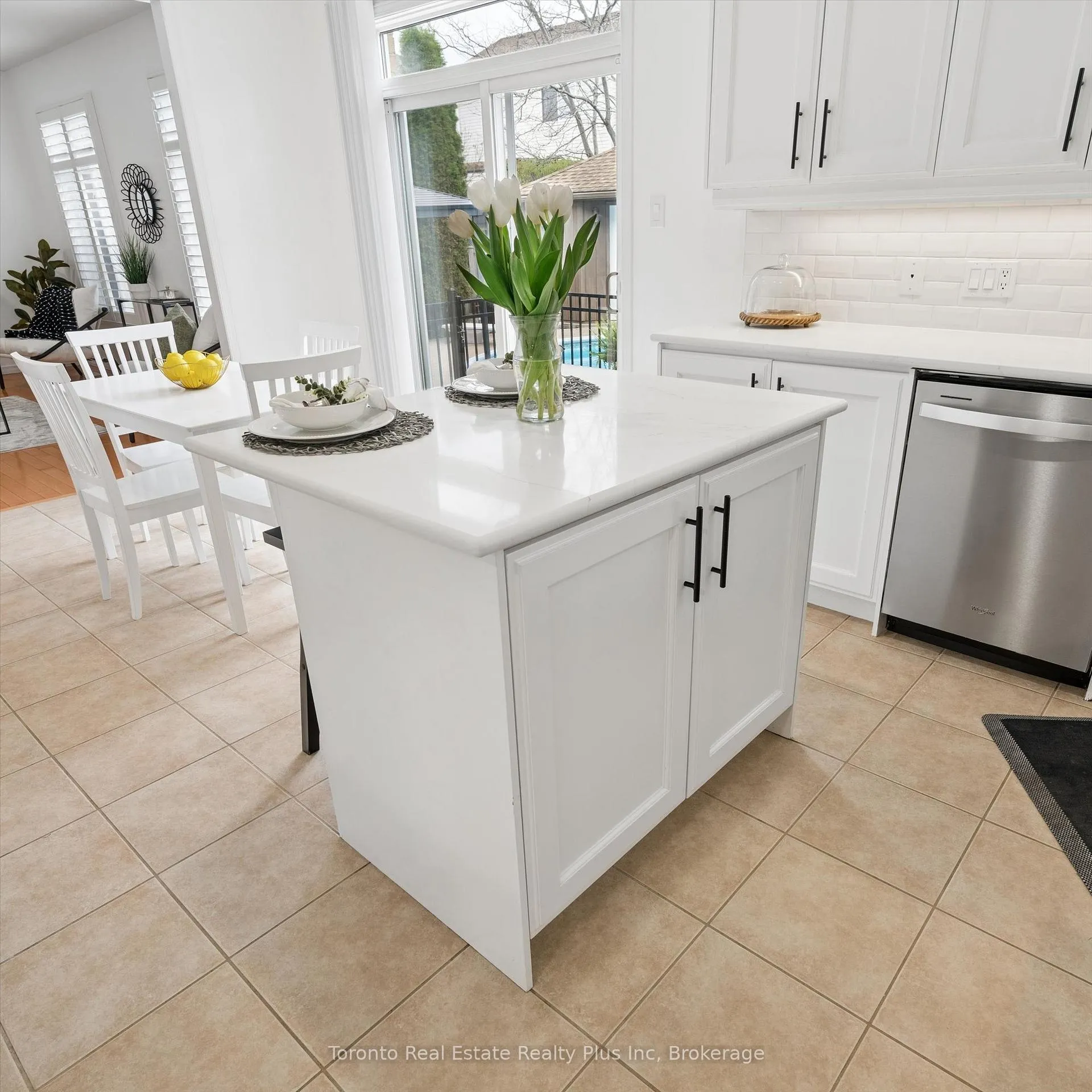 Photo 14 of 14 Mossgrove Drive, Kitchener — HOMEH