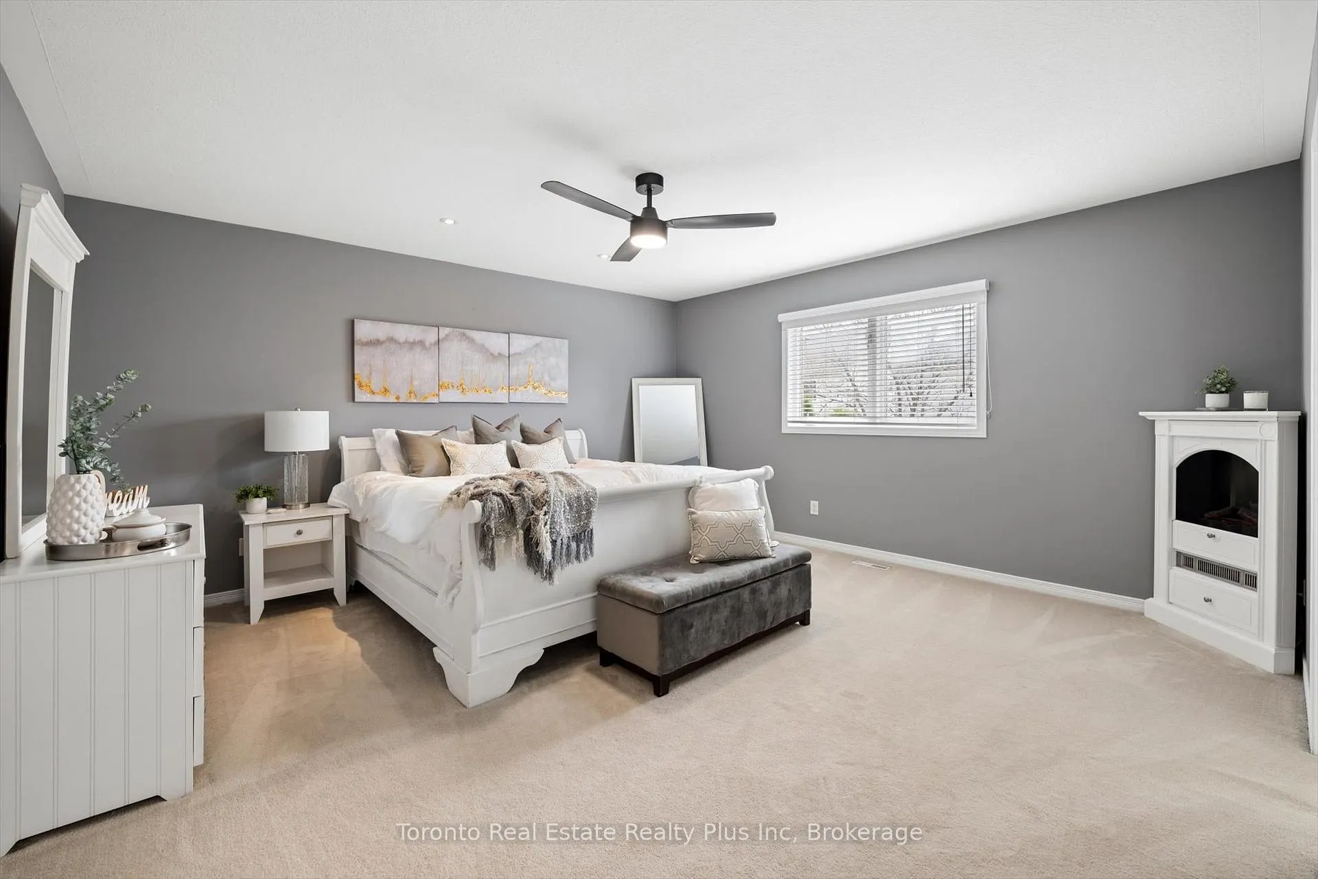 Photo 26 of 14 Mossgrove Drive, Kitchener — HOMEH
