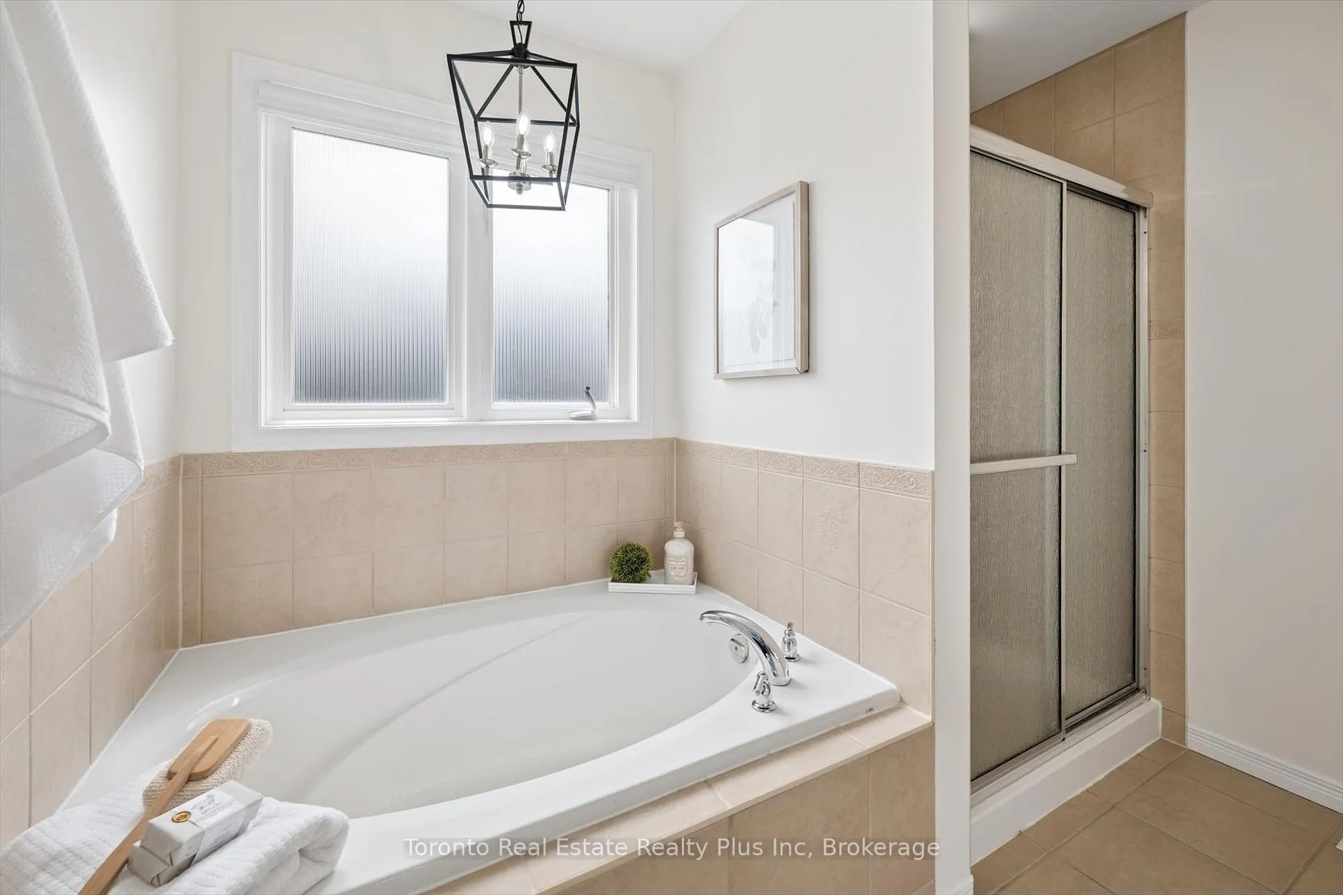 Photo 29 of 14 Mossgrove Drive, Kitchener — HOMEH