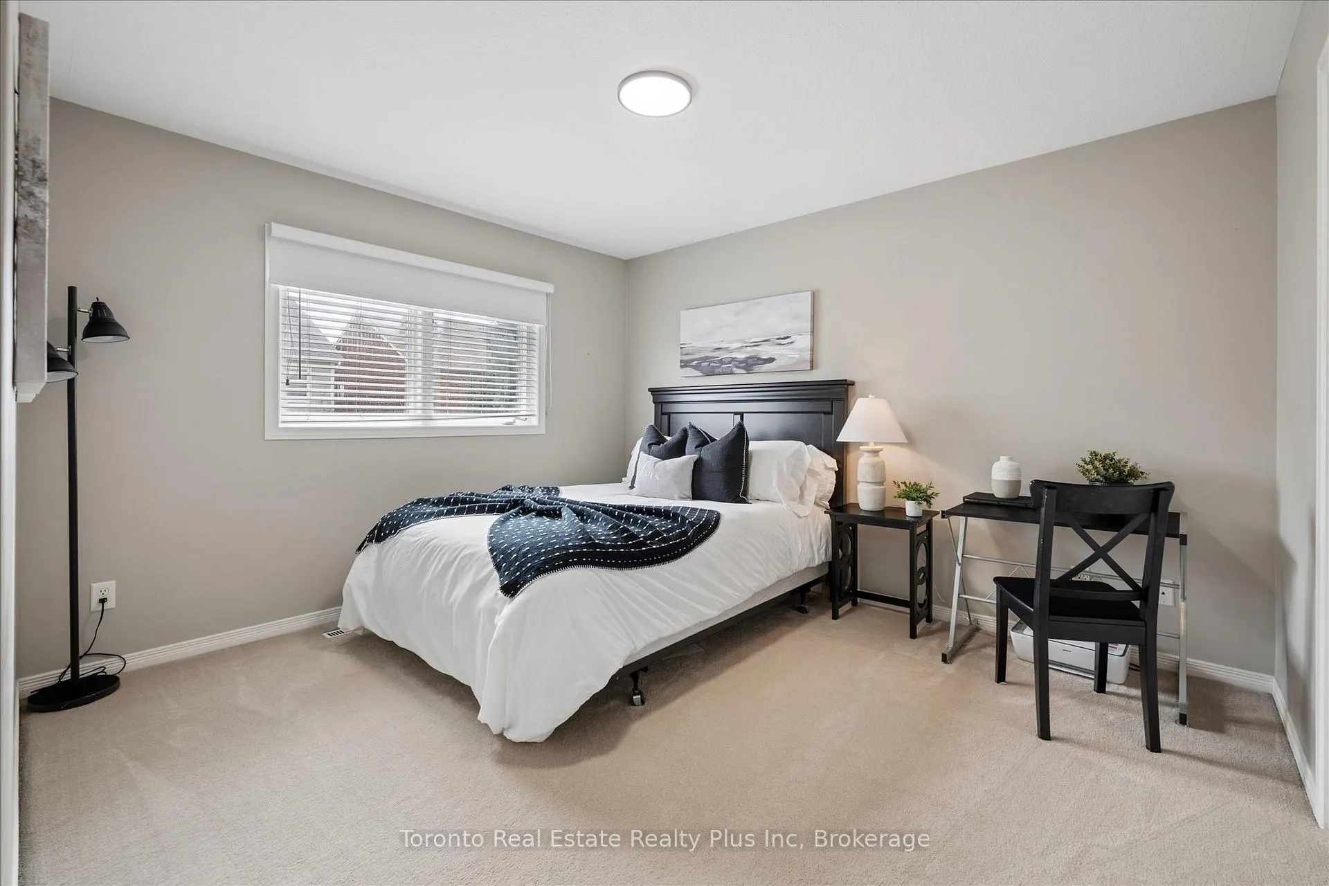 Photo 30 of 14 Mossgrove Drive, Kitchener — HOMEH