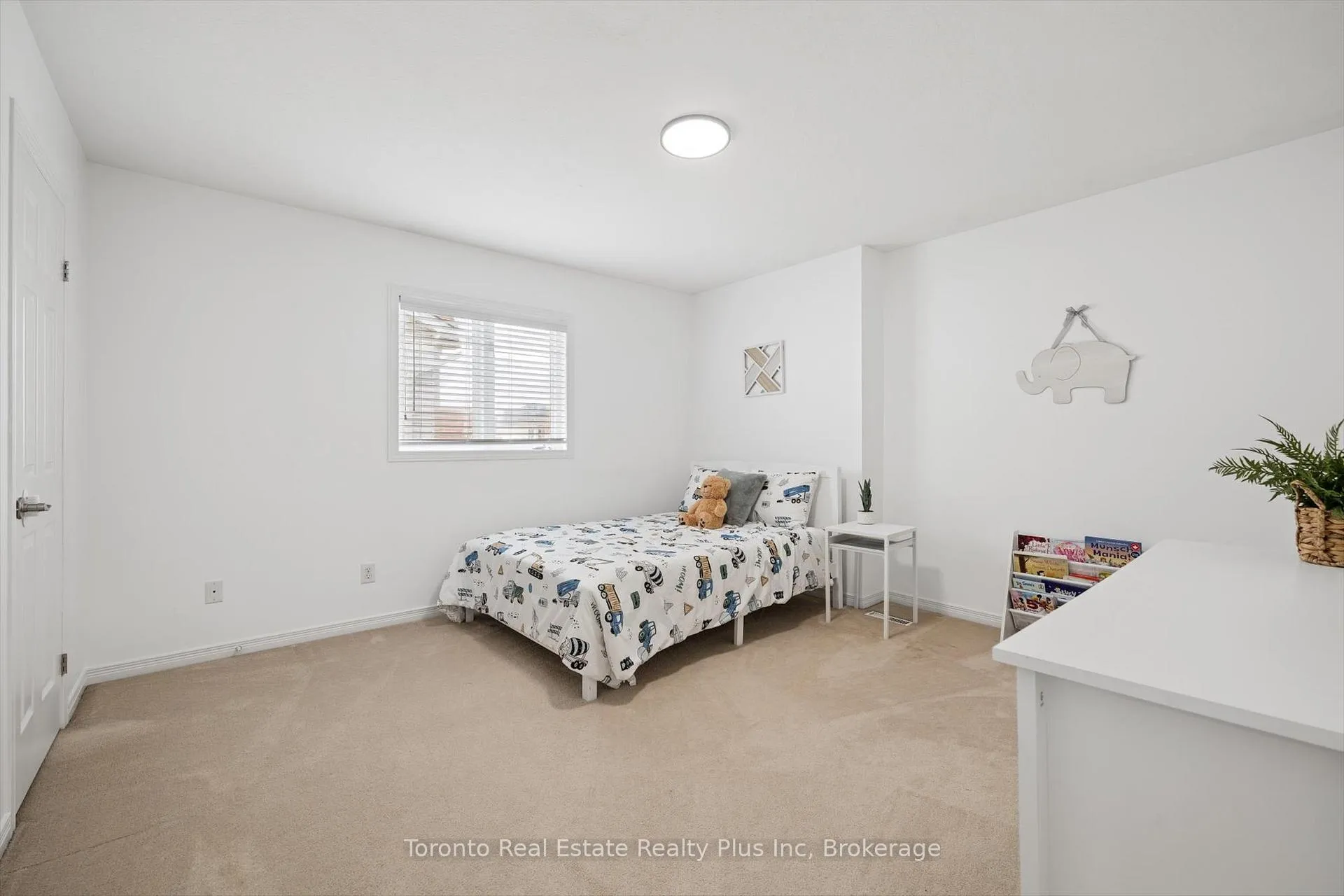 Photo 31 of 14 Mossgrove Drive, Kitchener — HOMEH