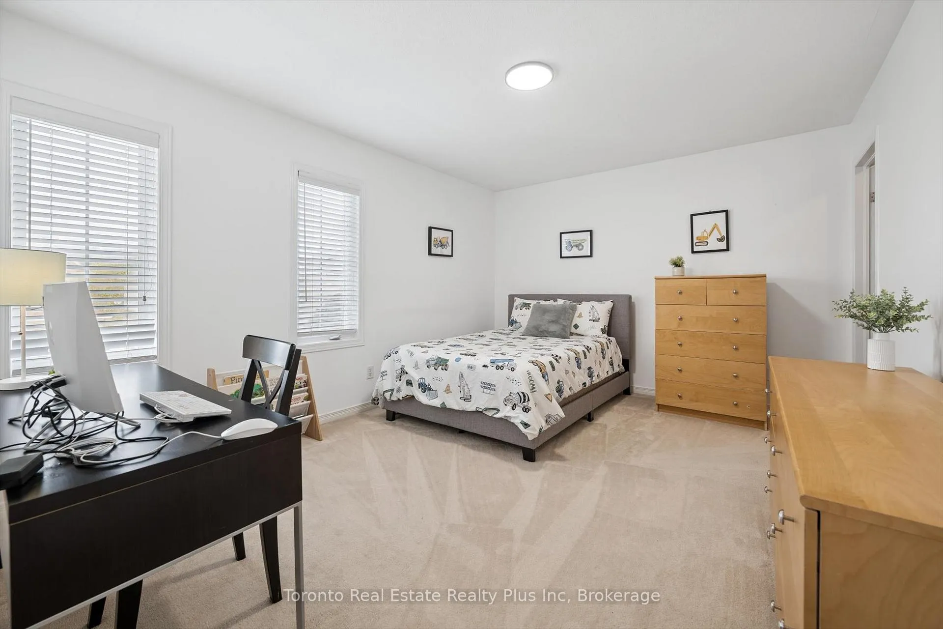 Photo 32 of 14 Mossgrove Drive, Kitchener — HOMEH