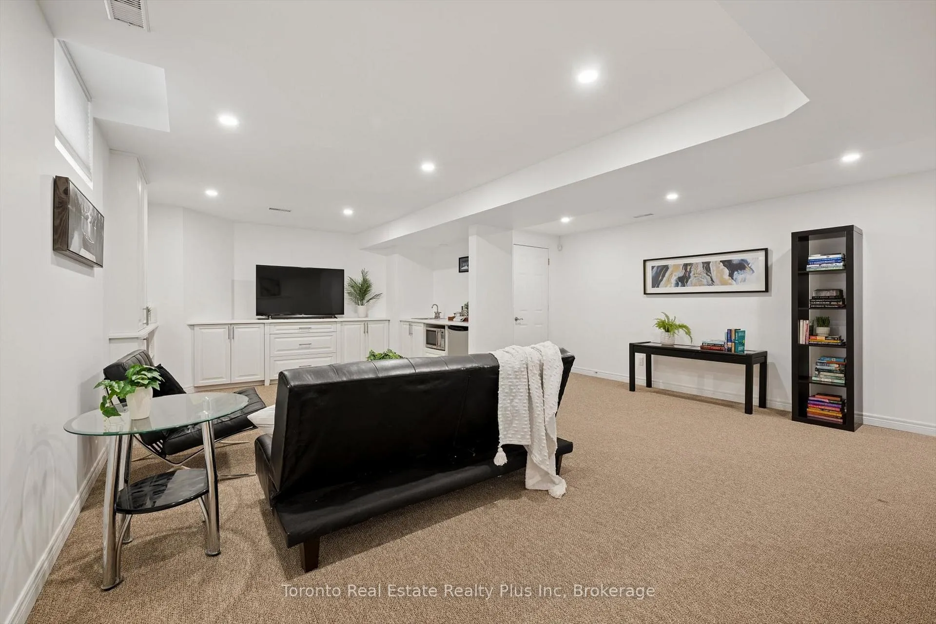 Photo 35 of 14 Mossgrove Drive, Kitchener — HOMEH