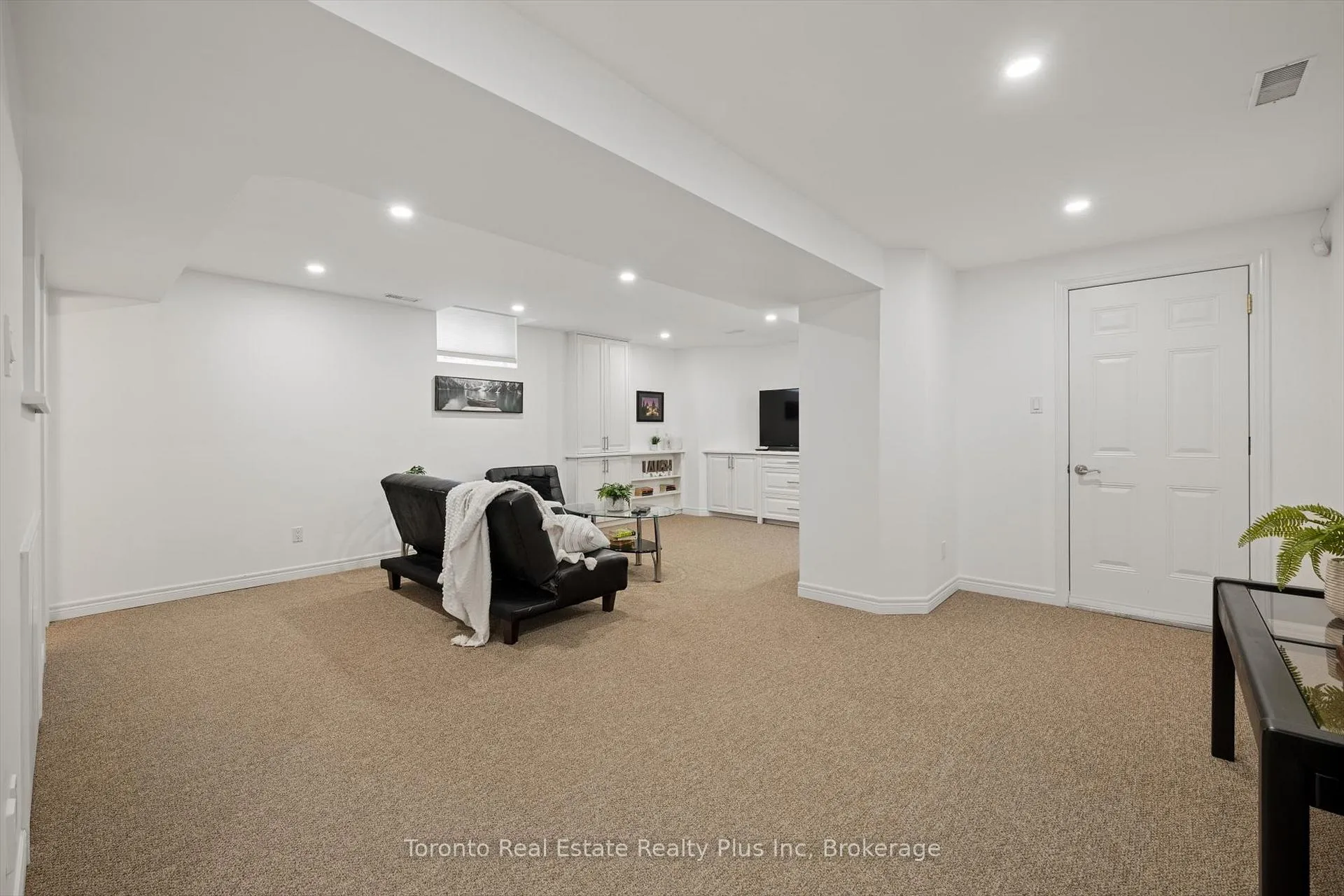 Photo 39 of 14 Mossgrove Drive, Kitchener — HOMEH