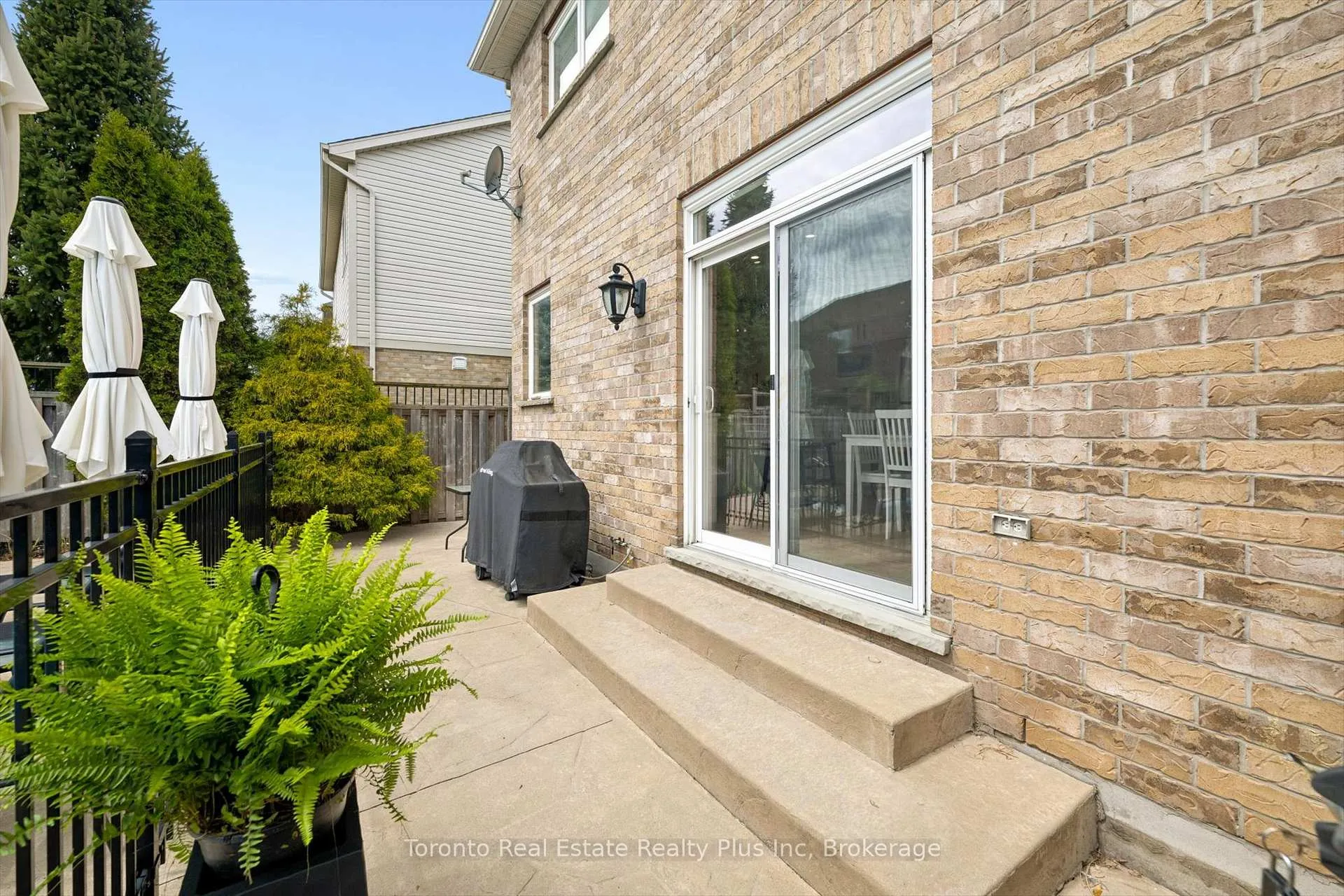 Photo 42 of 14 Mossgrove Drive, Kitchener — HOMEH