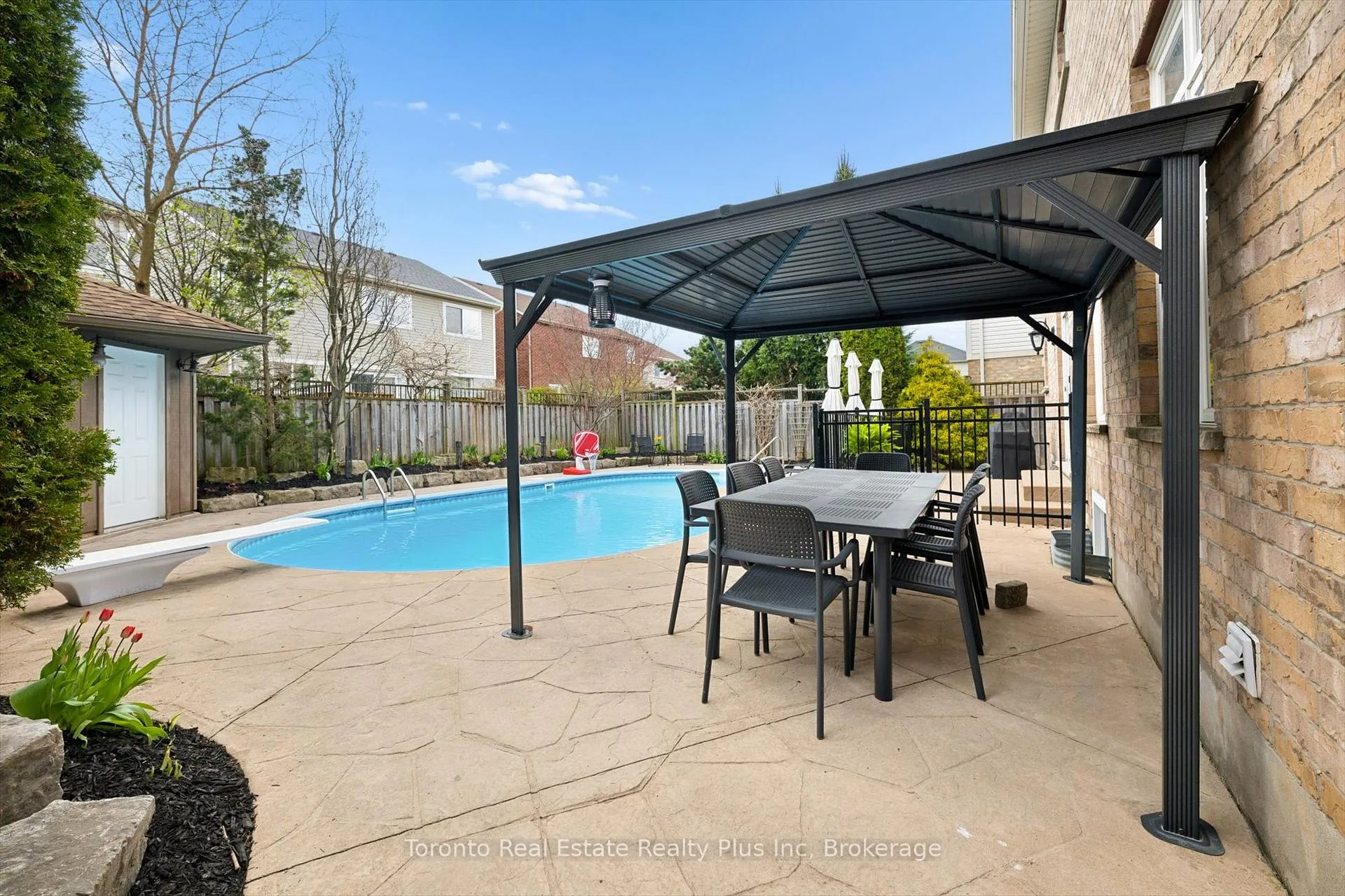 Photo 44 of 14 Mossgrove Drive, Kitchener — HOMEH