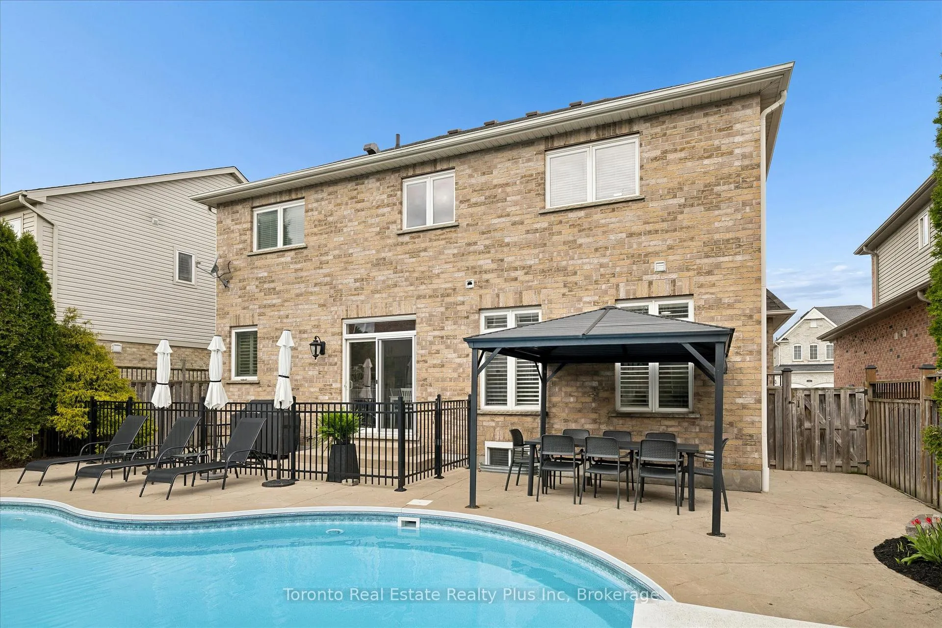Photo 47 of 14 Mossgrove Drive, Kitchener — HOMEH