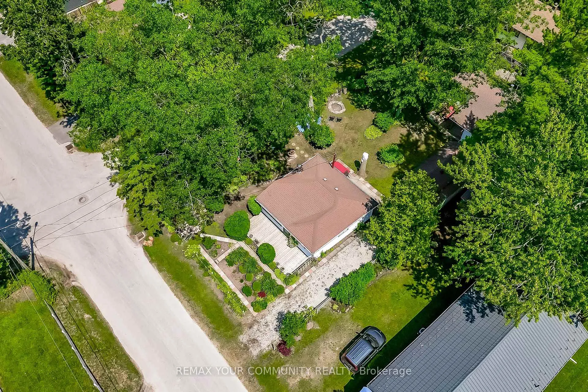 Photo 3 of 45 30TH Street, Wasaga Beach — HOMEH