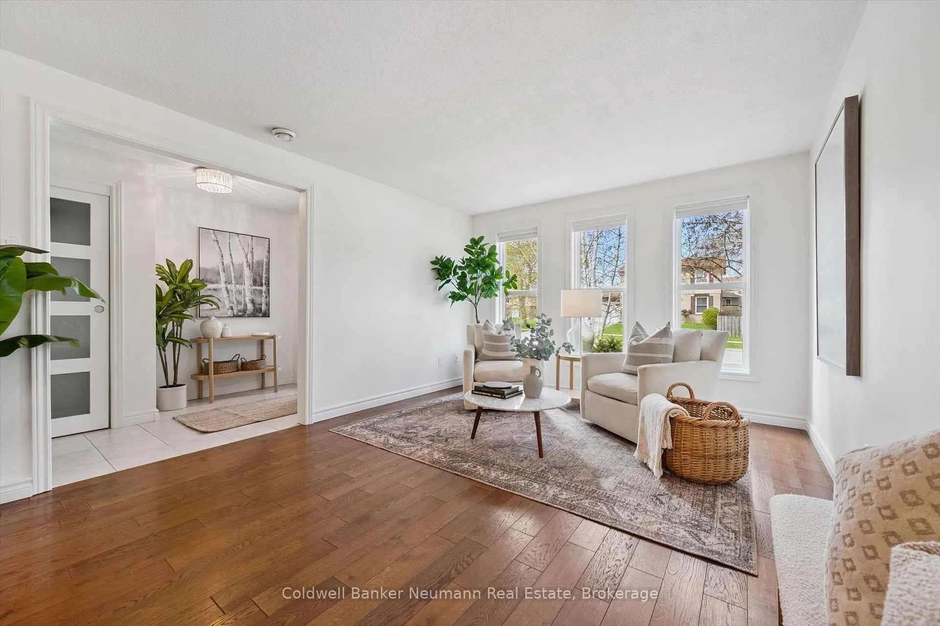 Photo 6 of 47 Springdale Boulevard, Guelph, Willow West/Sugarbush/West Acres — HOMEH