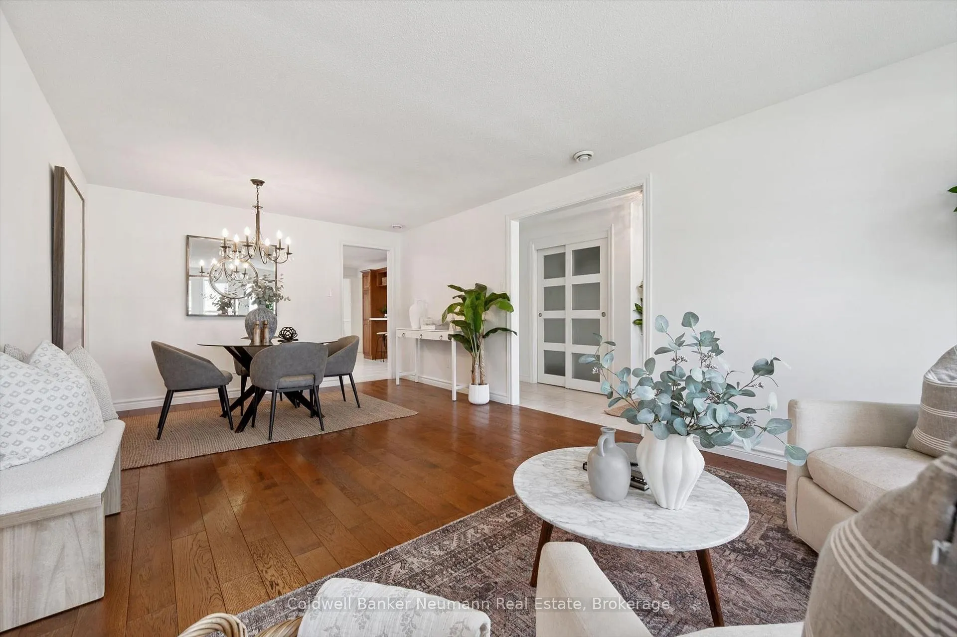 Photo 7 of 47 Springdale Boulevard, Guelph, Willow West/Sugarbush/West Acres — HOMEH