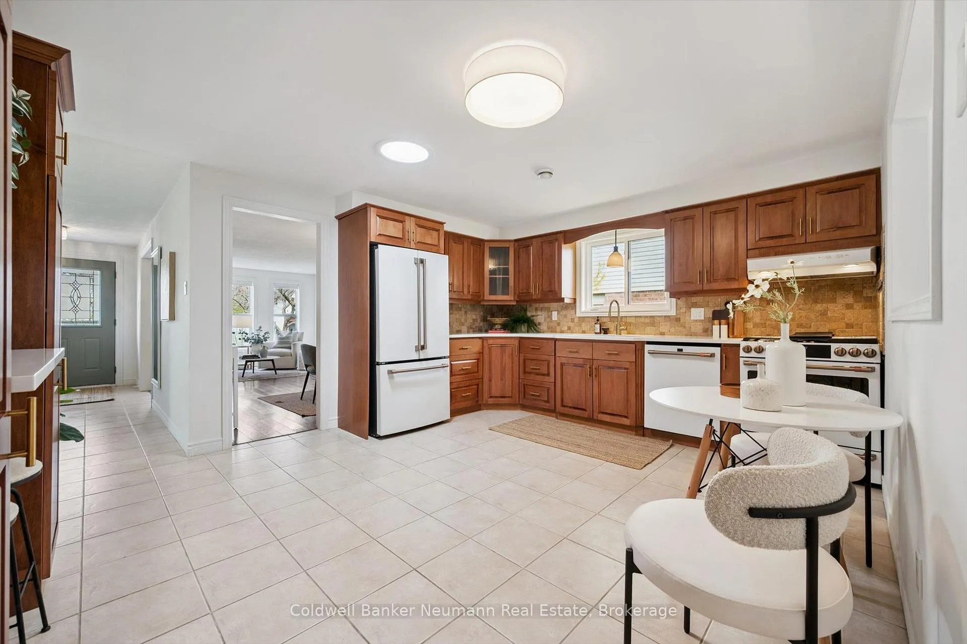 Photo 8 of 47 Springdale Boulevard, Guelph, Willow West/Sugarbush/West Acres — HOMEH