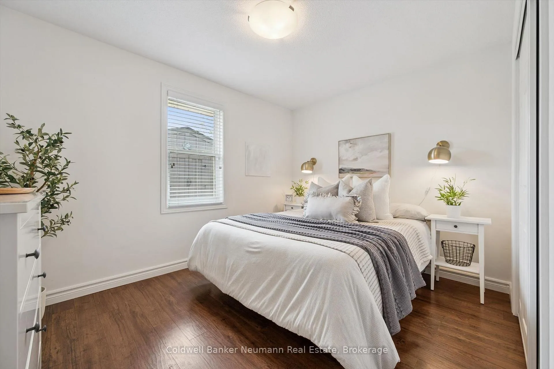 Photo 13 of 47 Springdale Boulevard, Guelph, Willow West/Sugarbush/West Acres — HOMEH