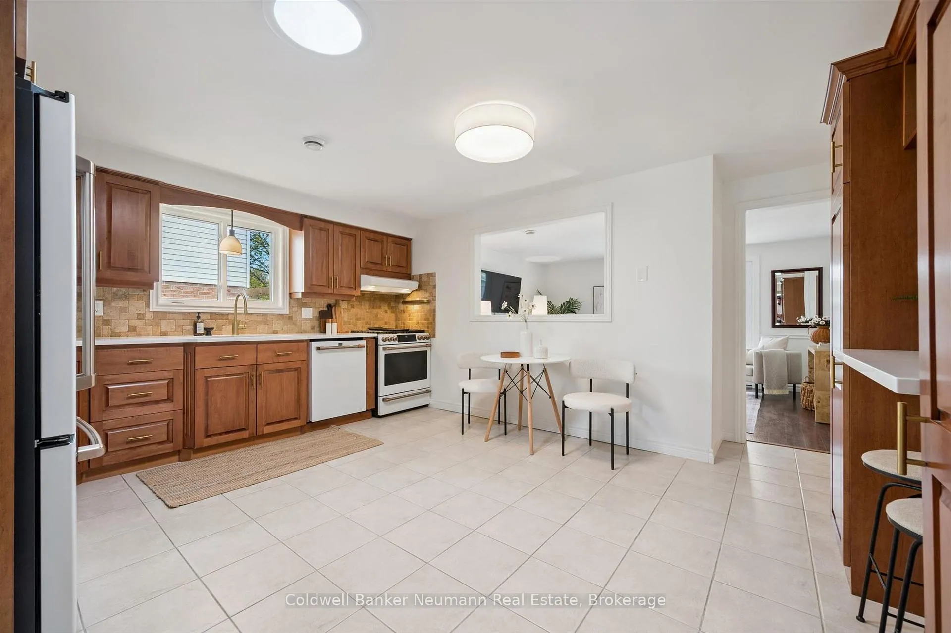 Photo 26 of 47 Springdale Boulevard, Guelph, Willow West/Sugarbush/West Acres — HOMEH