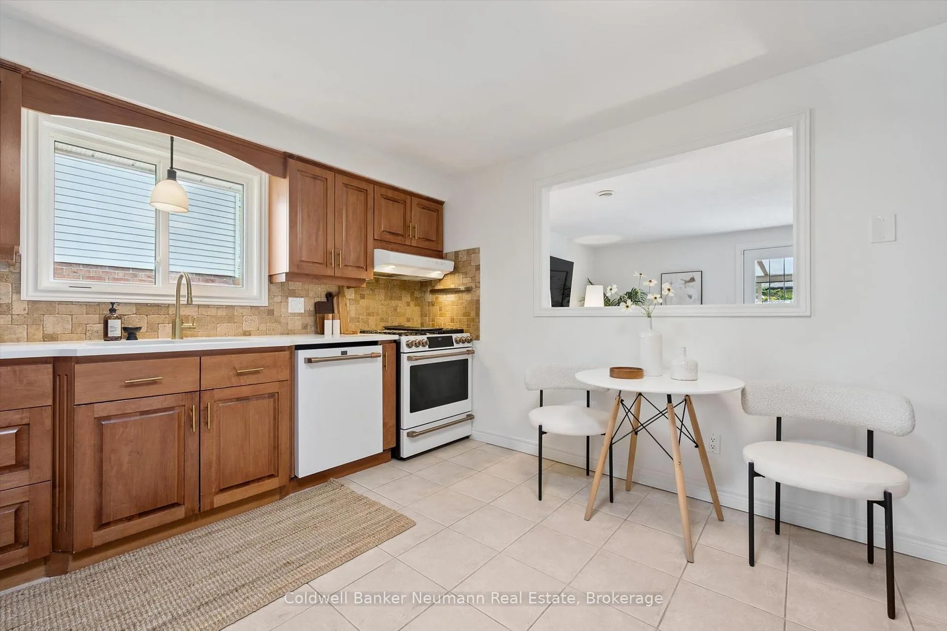Photo 28 of 47 Springdale Boulevard, Guelph, Willow West/Sugarbush/West Acres — HOMEH