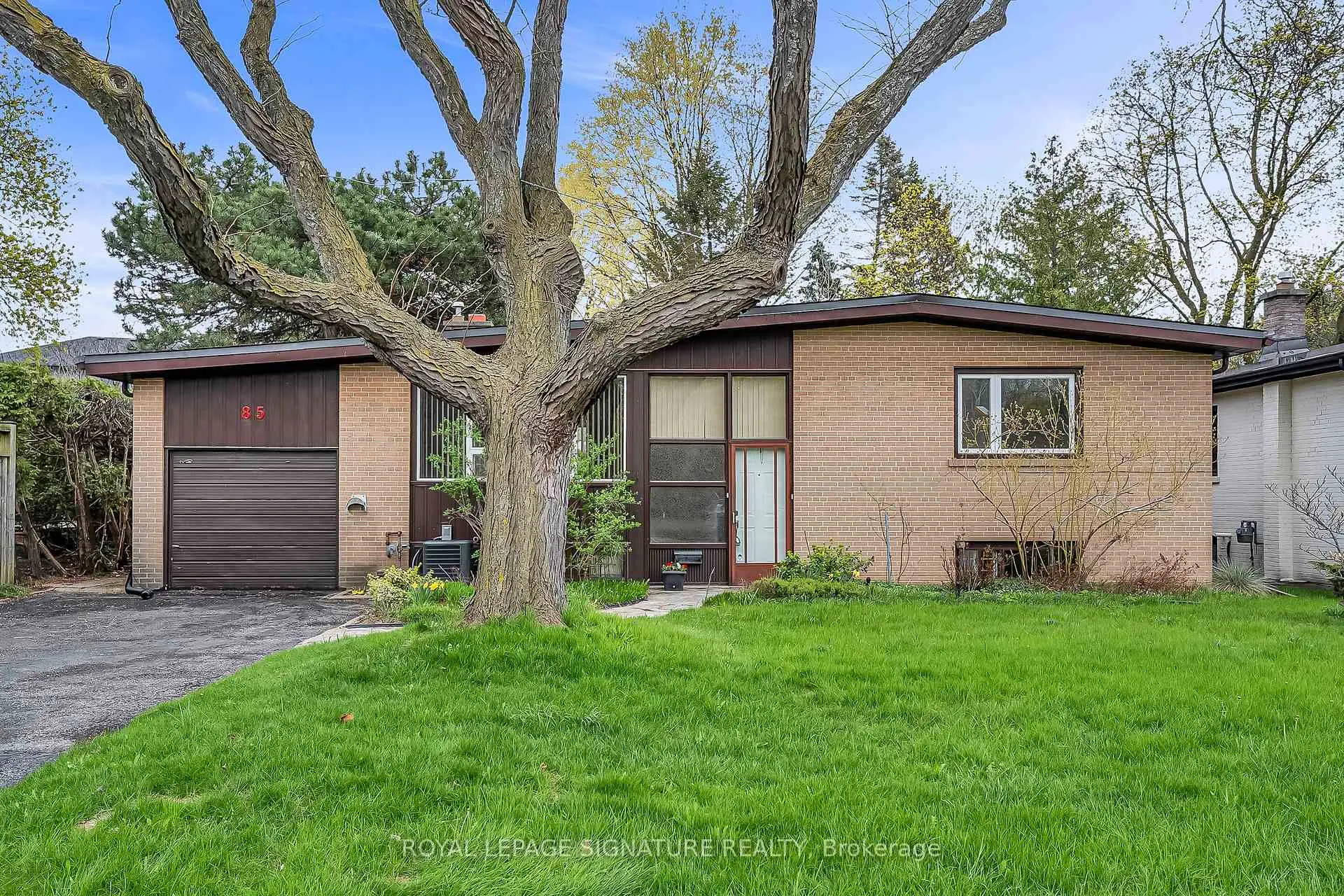 Front of 85 Three Valleys Drive