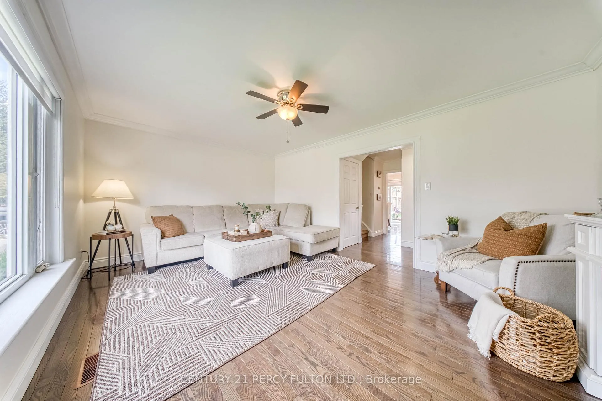 Photo 2 of 140 Martin Road, Clarington, Bowmanville — HOMEH