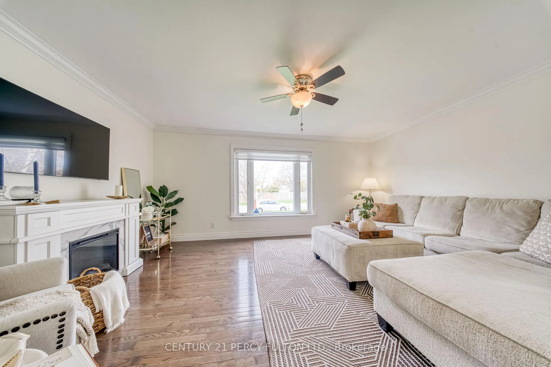 Photo 4 of 140 Martin Road, Clarington, Bowmanville — HOMEH