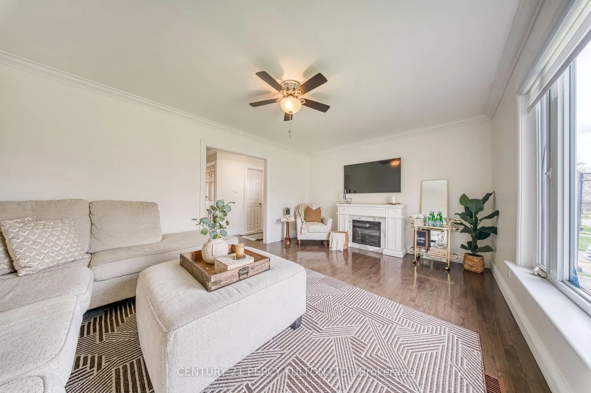 Photo 5 of 140 Martin Road, Clarington, Bowmanville — HOMEH